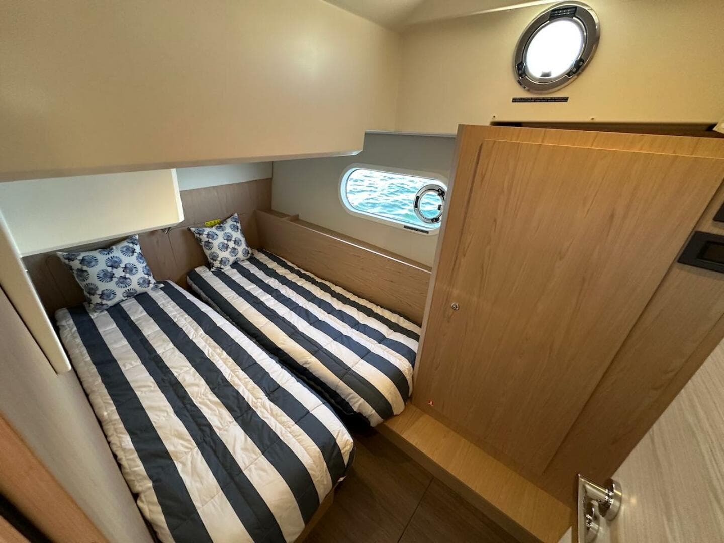 2024 Beneteau Swift Trawler 41 Sedan