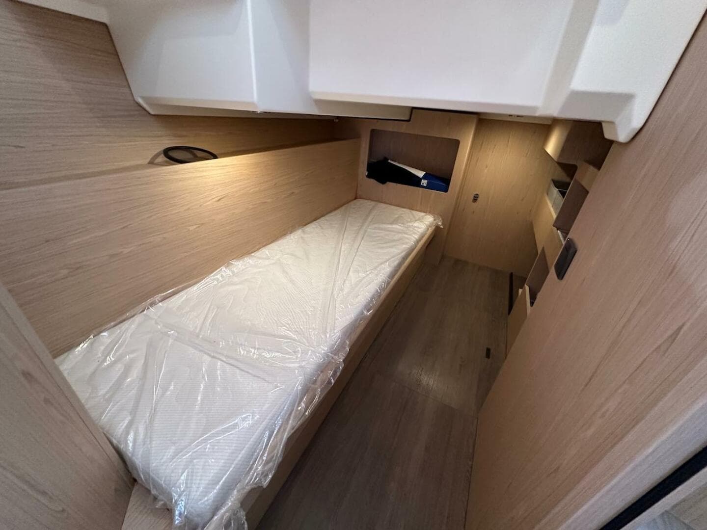 2024 Beneteau Swift Trawler 41 Sedan