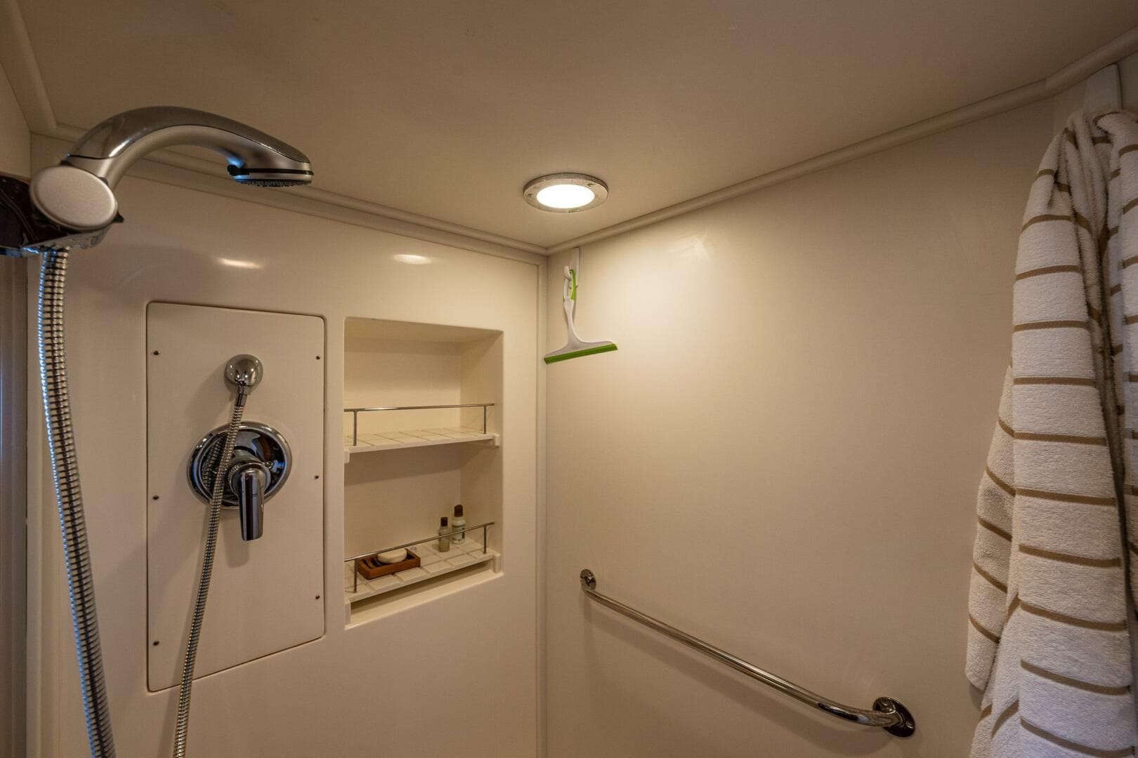 2007 Grand Banks 59 Aleutian Raised Pilothouse