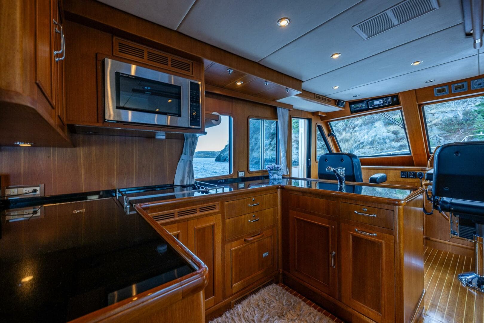 2007 Grand Banks 59 Aleutian Raised Pilothouse