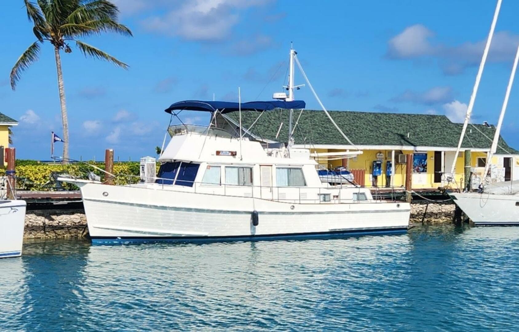 42' Grand Banks port forward profile3