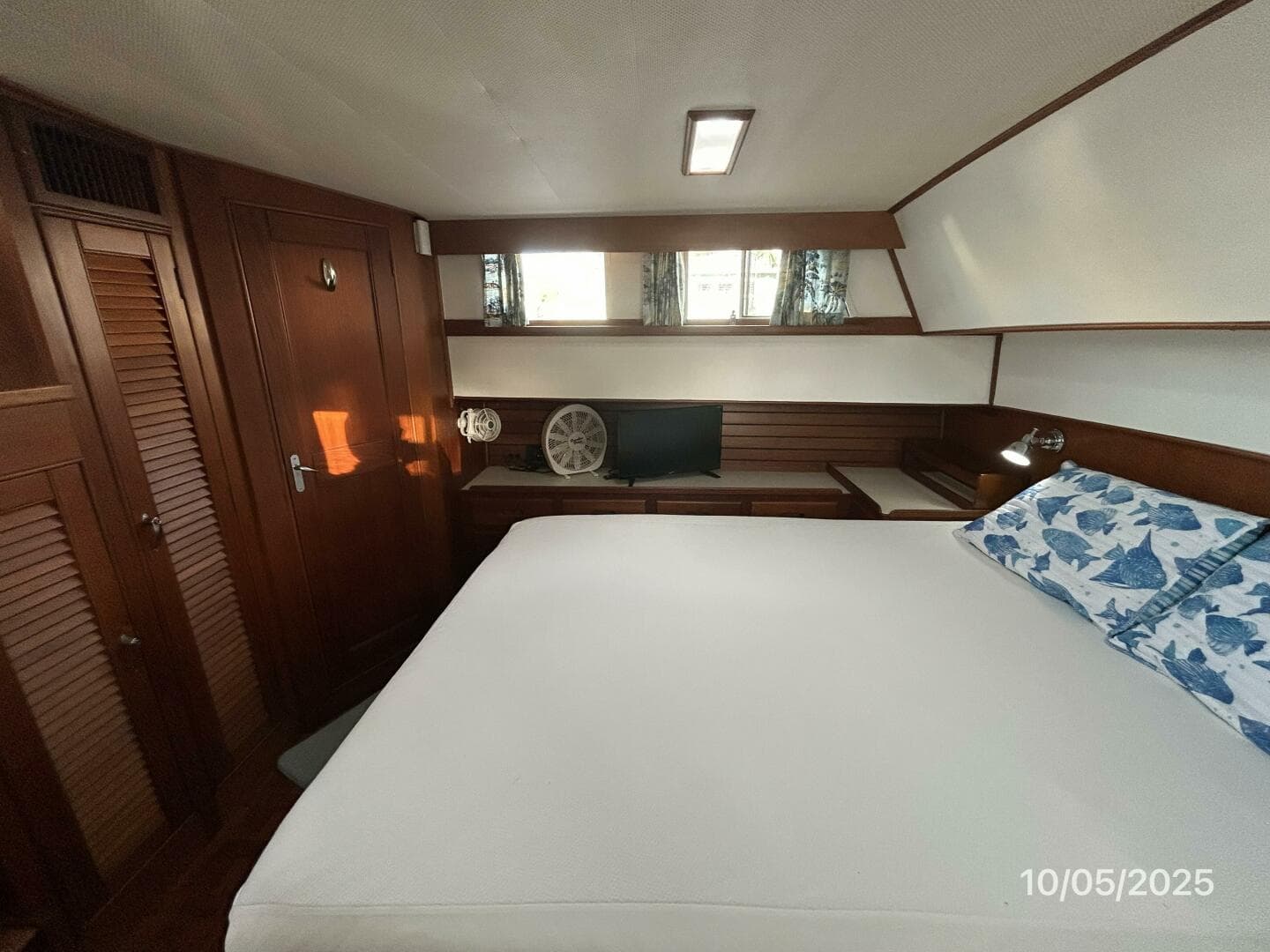 42' Grand Banks master stateroom starboard