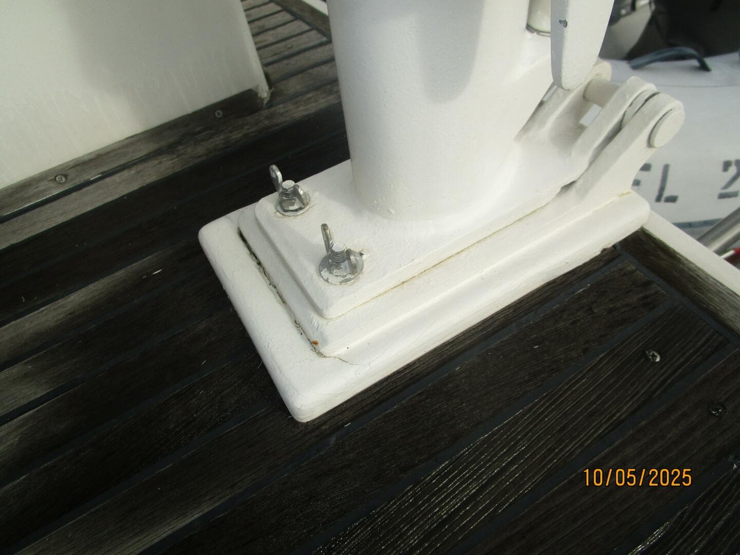 42' Grand Banks mast base hinge
