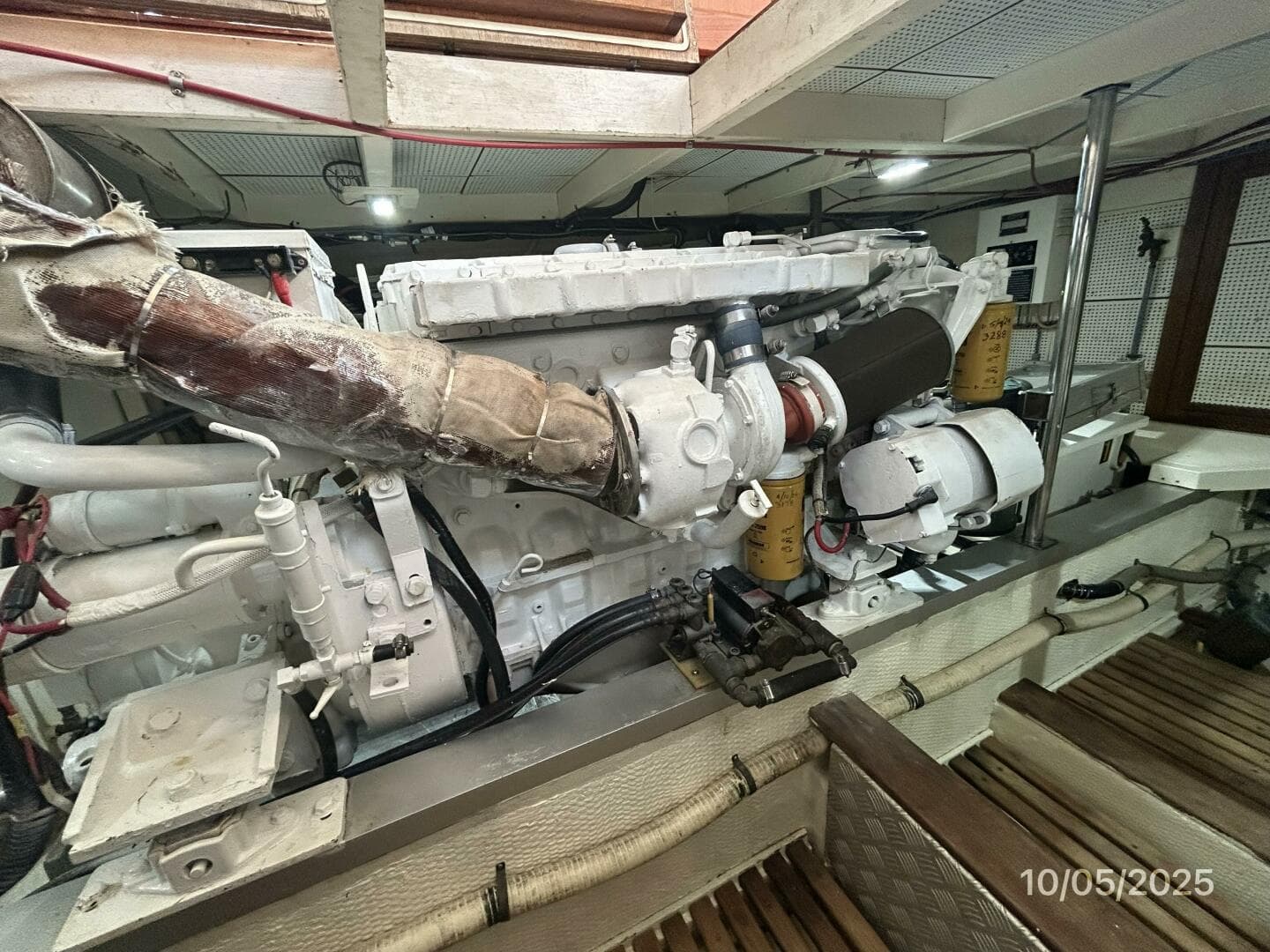 42' Grand Banks port main engine3