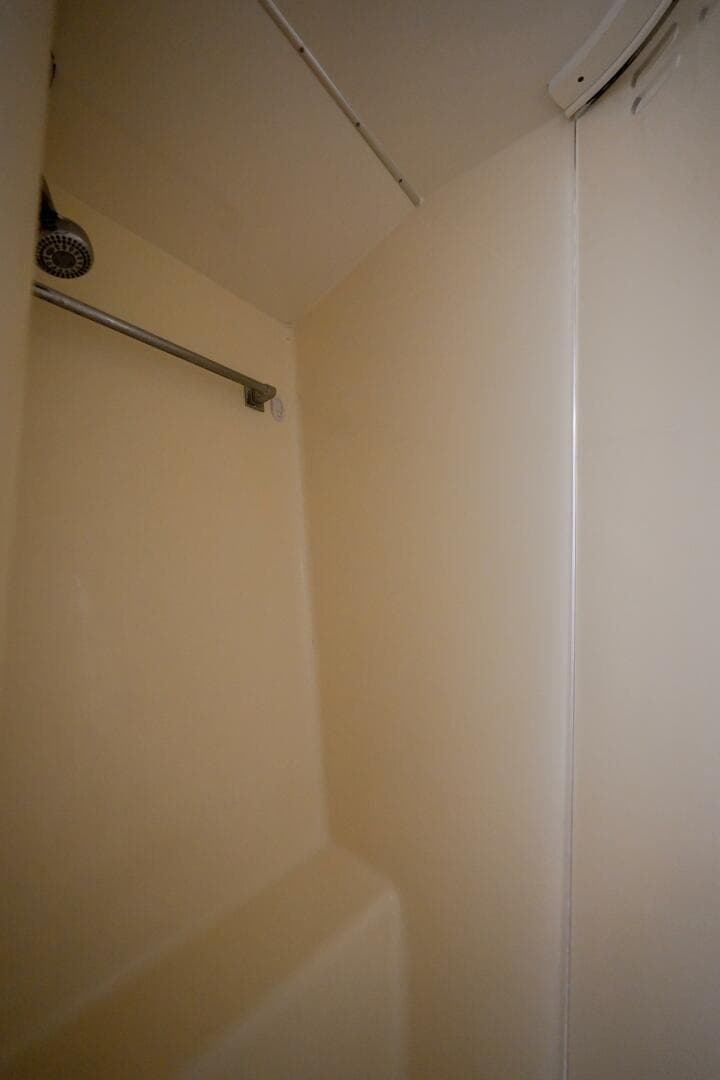 1994 Hatteras 46 Convertible- CHANGE ORDER- Guest Head