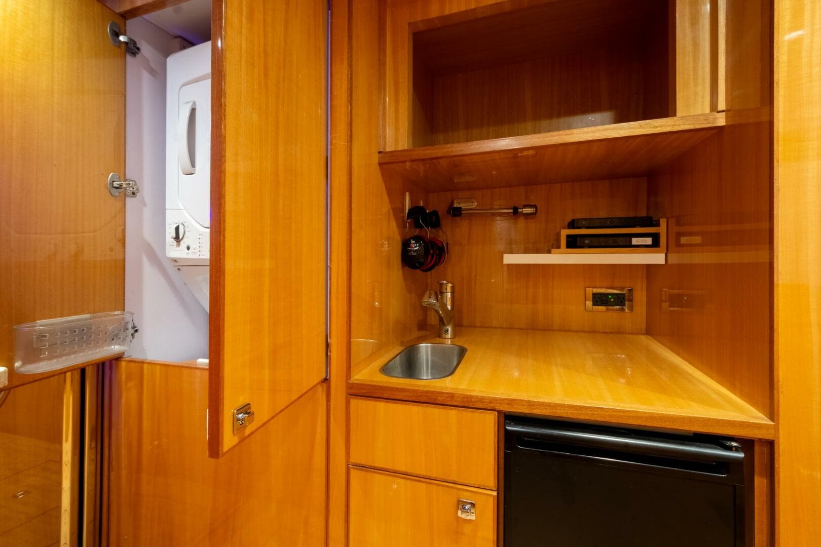 Crew Mini Galley