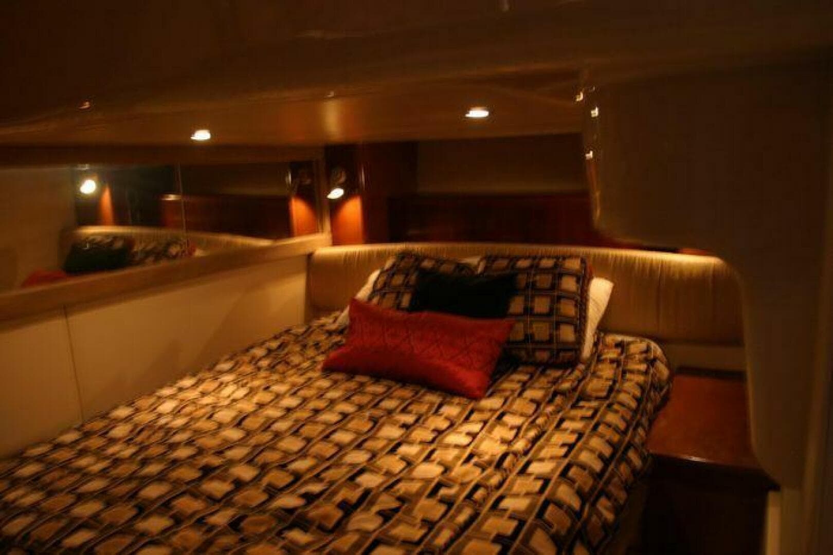 2005 Meridian 411 Sedan