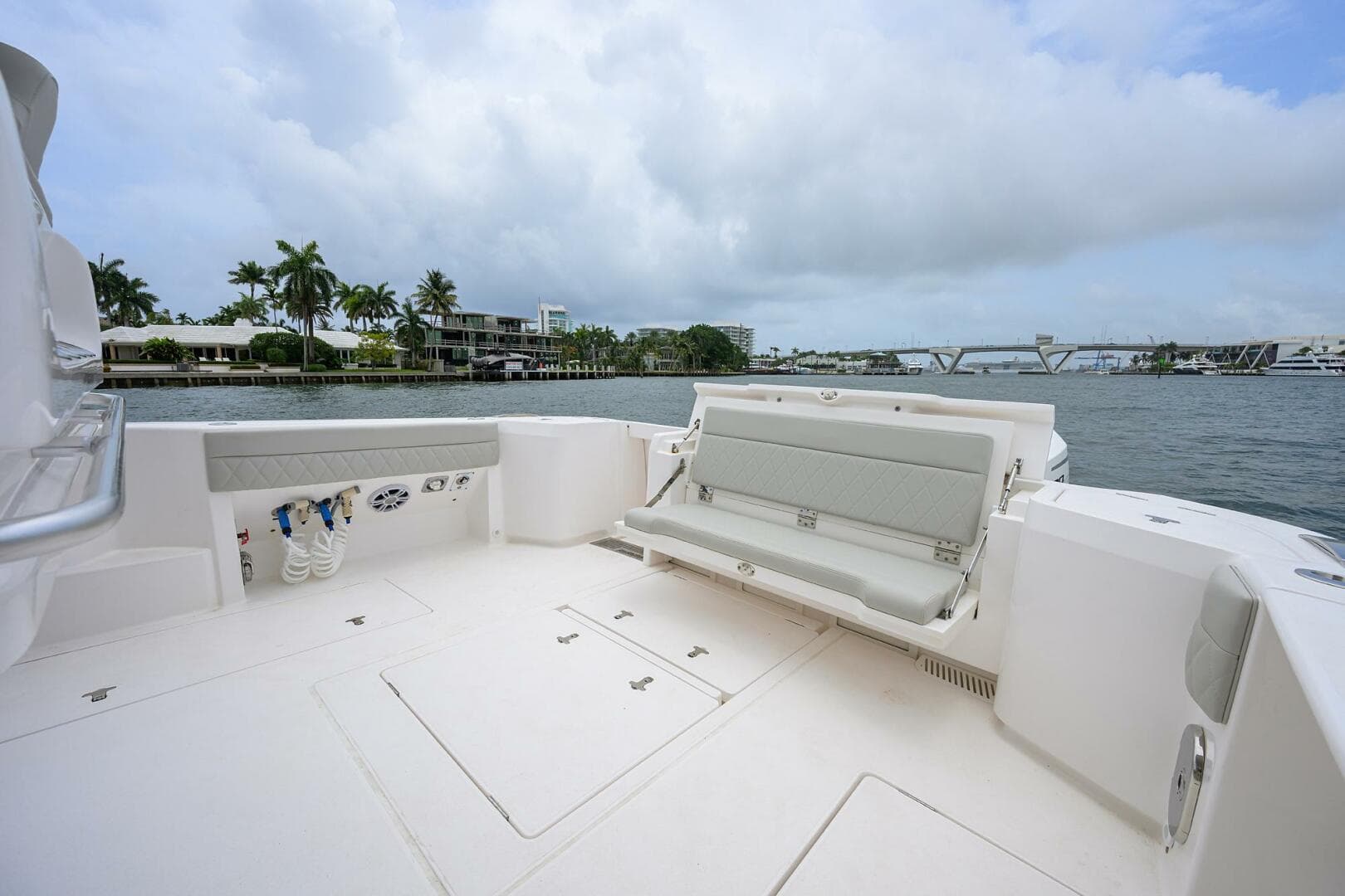 Intrepid 41 - Cockpit