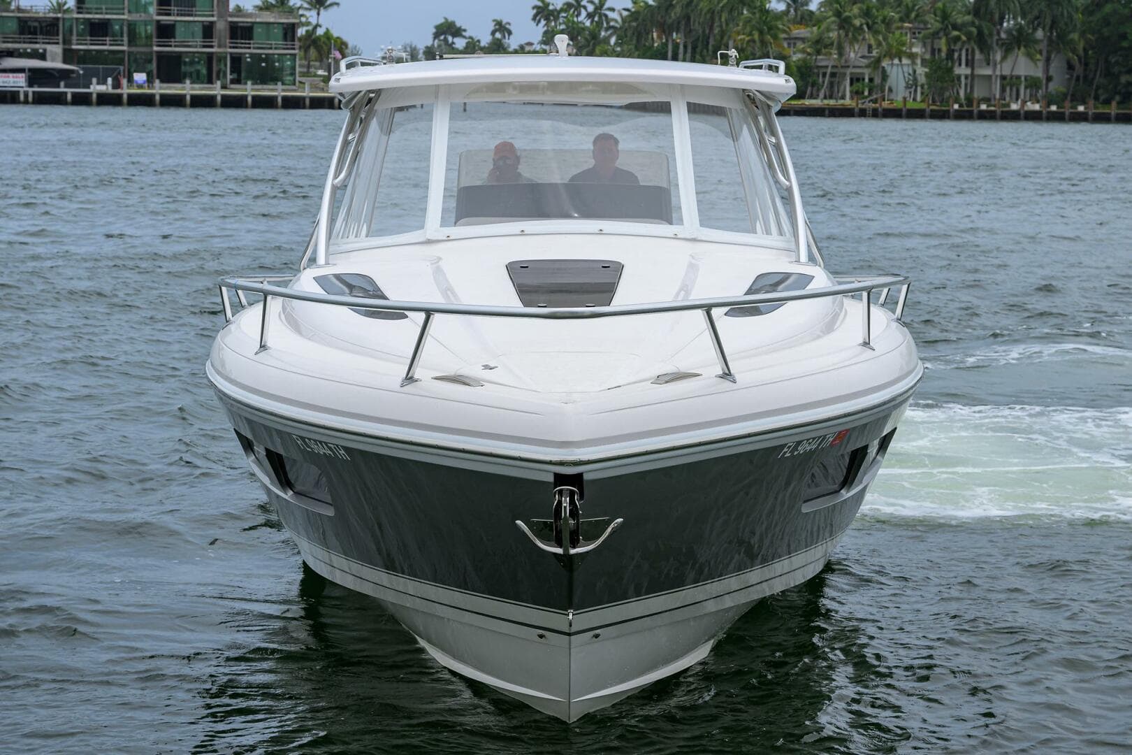 Intrepid 41 - Bow Profile