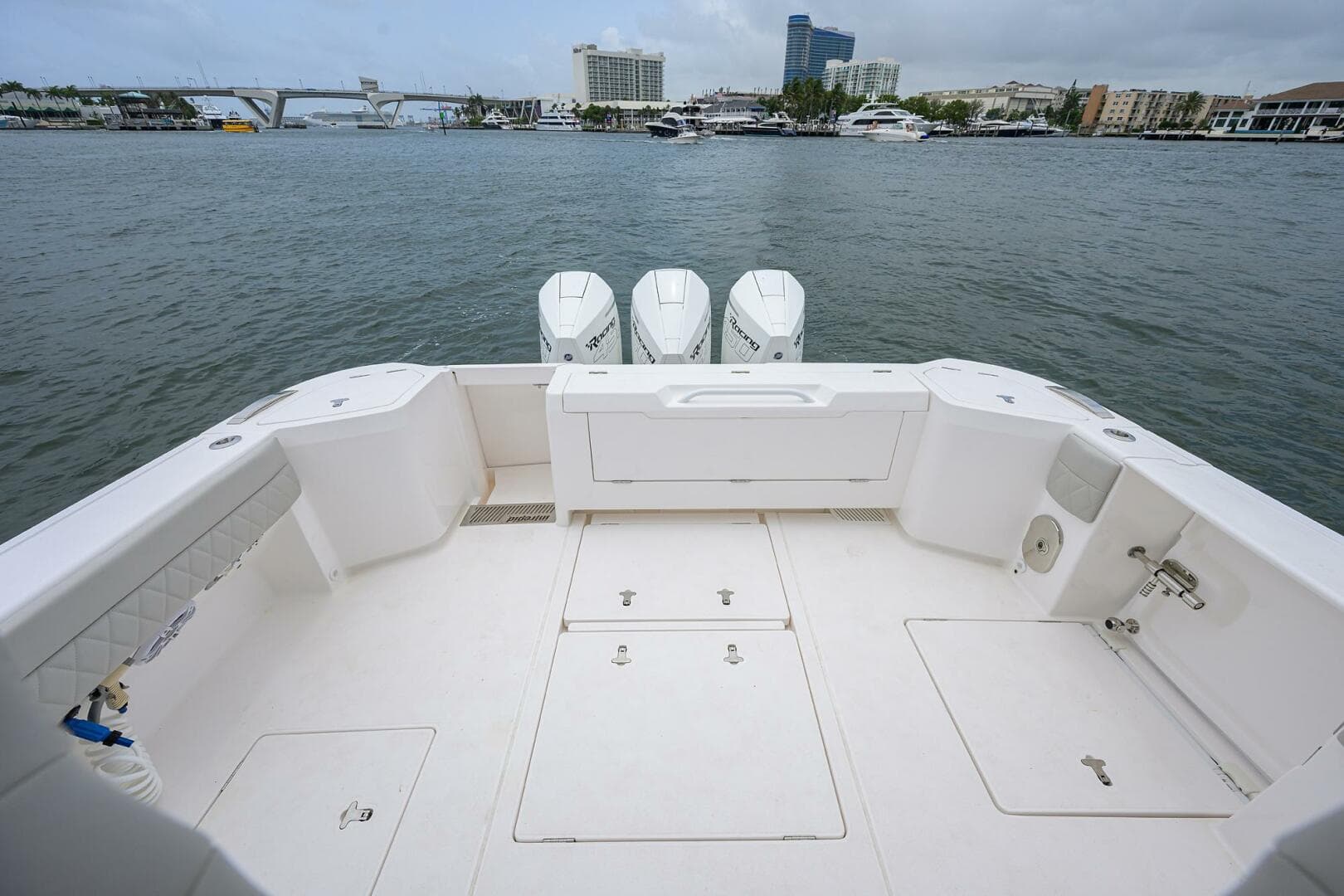 Intrepid 41 - Cockpit