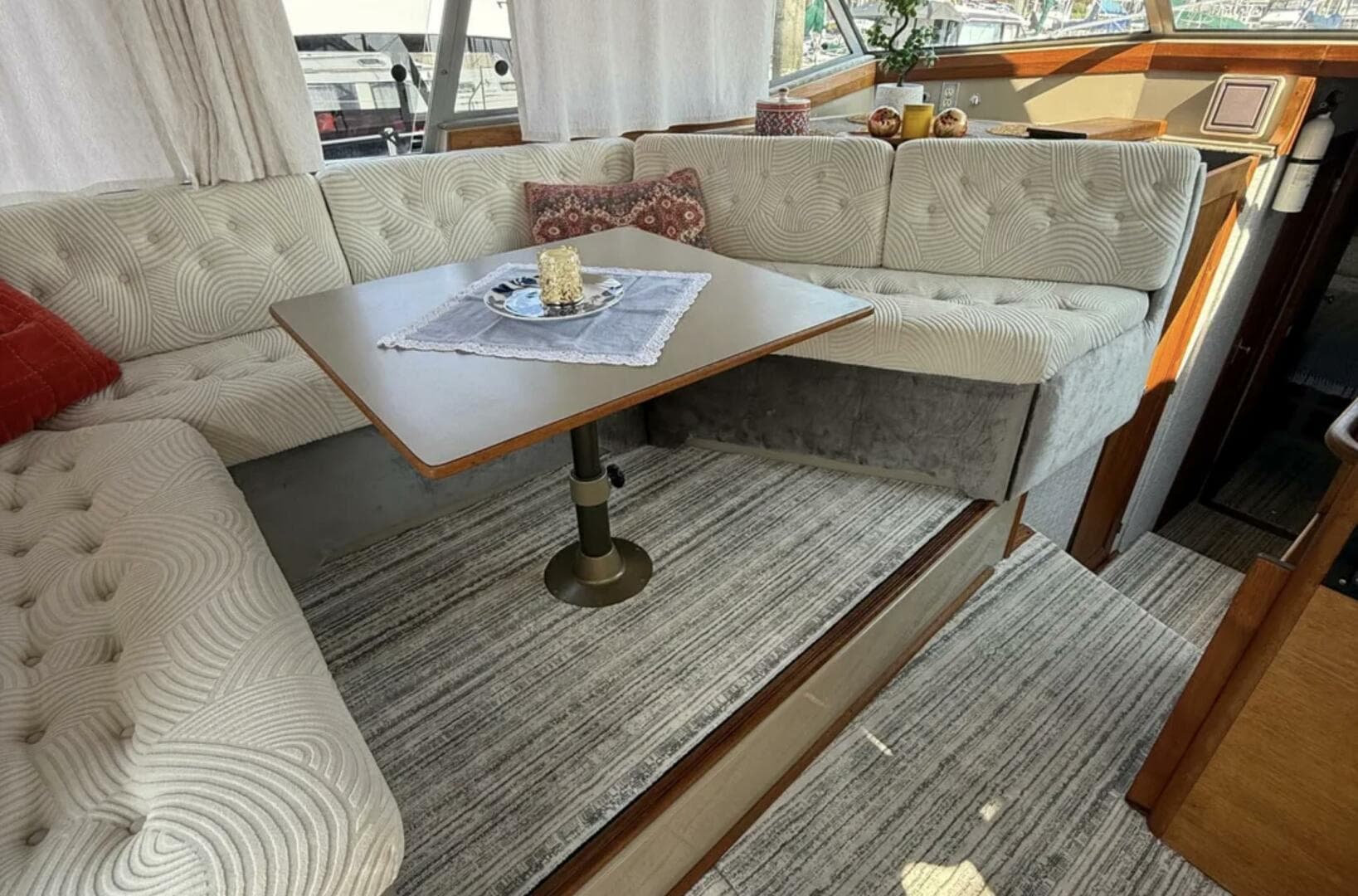 1983 Bayliner 3870 Motoryacht