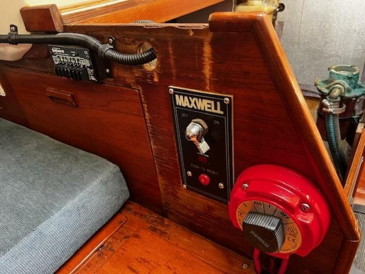 Windlass/battery switches