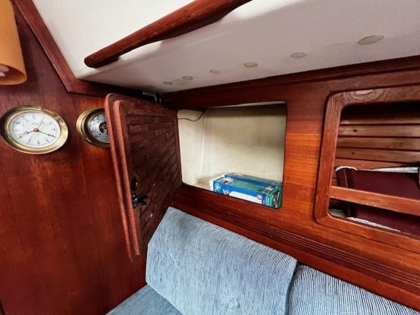 Salon starboard locker