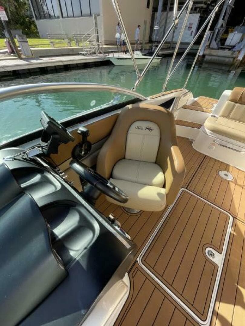 2014 Sea Ray 260 SunDeck