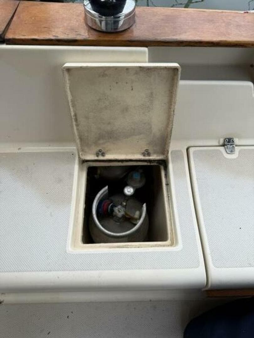 1991 Island Packet IP-29