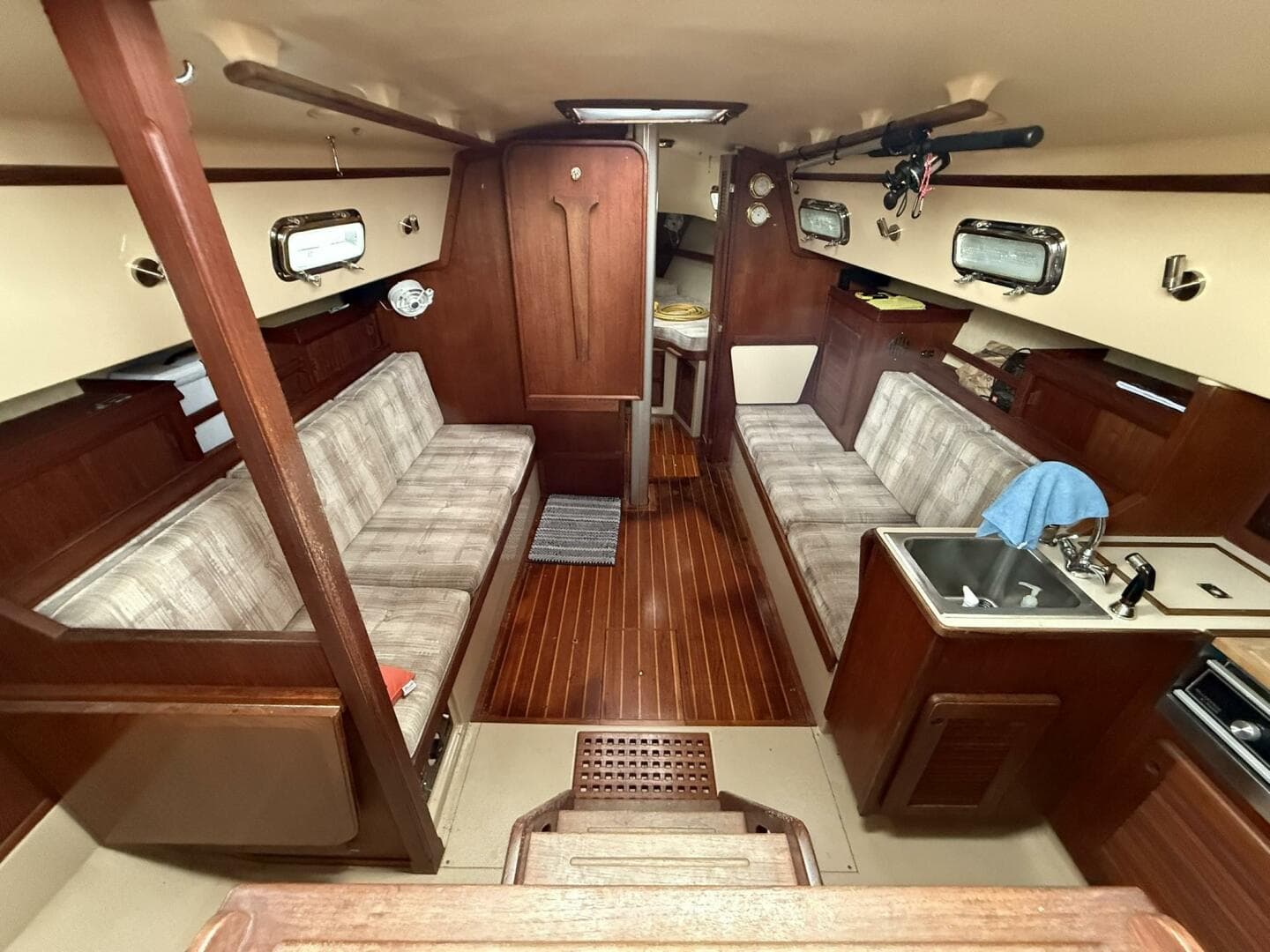 1991 Island Packet IP-29