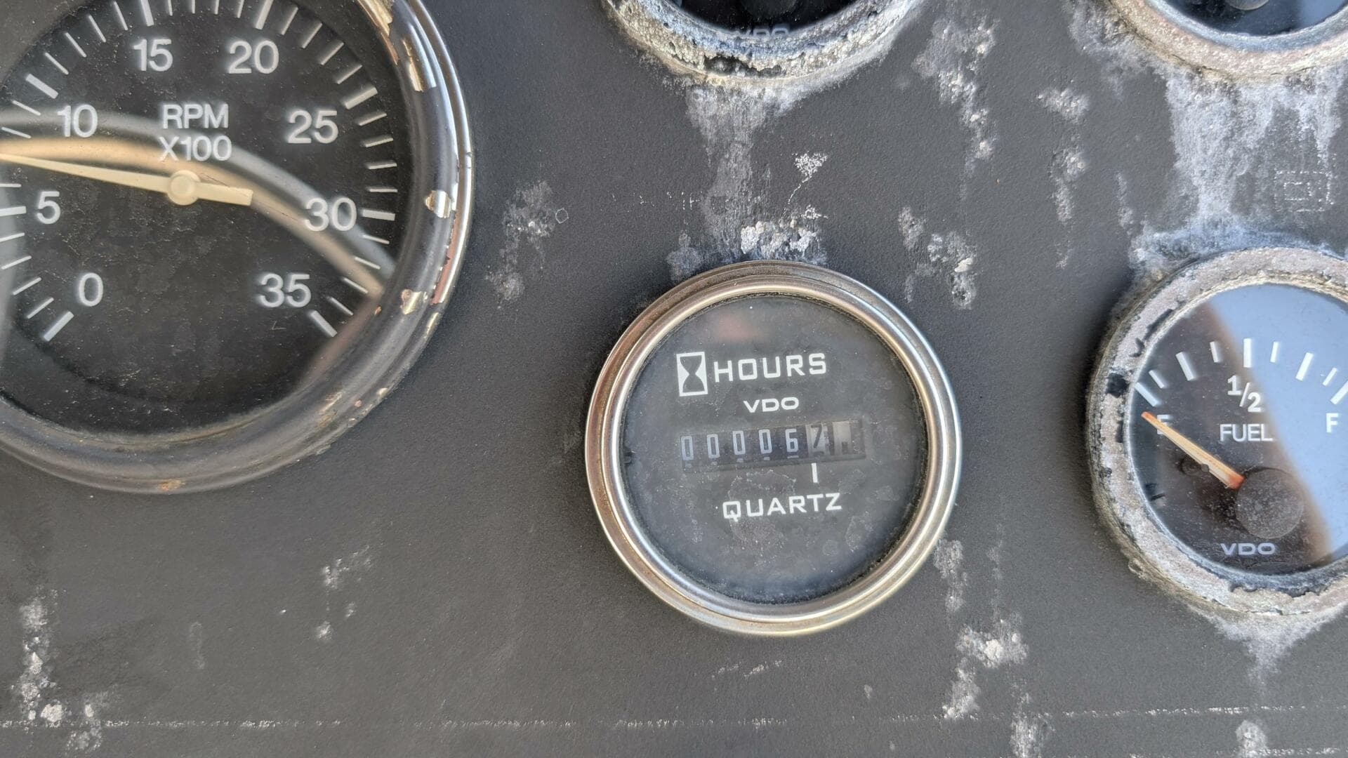 1994 Carver 370 AFT CABIN