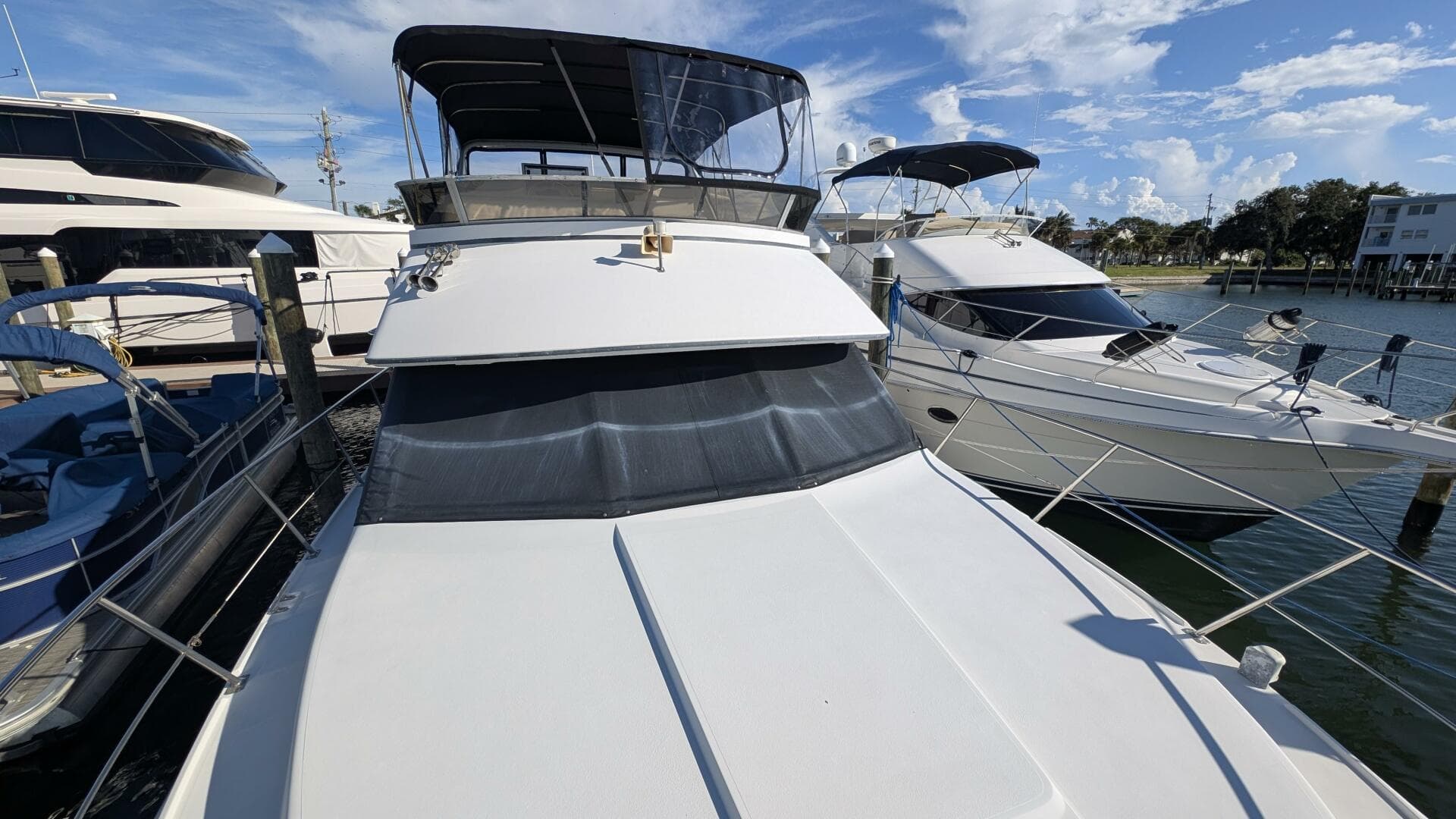 1994 Carver 370 AFT CABIN