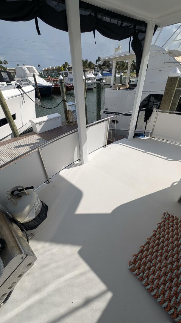 1994 Carver 370 AFT CABIN