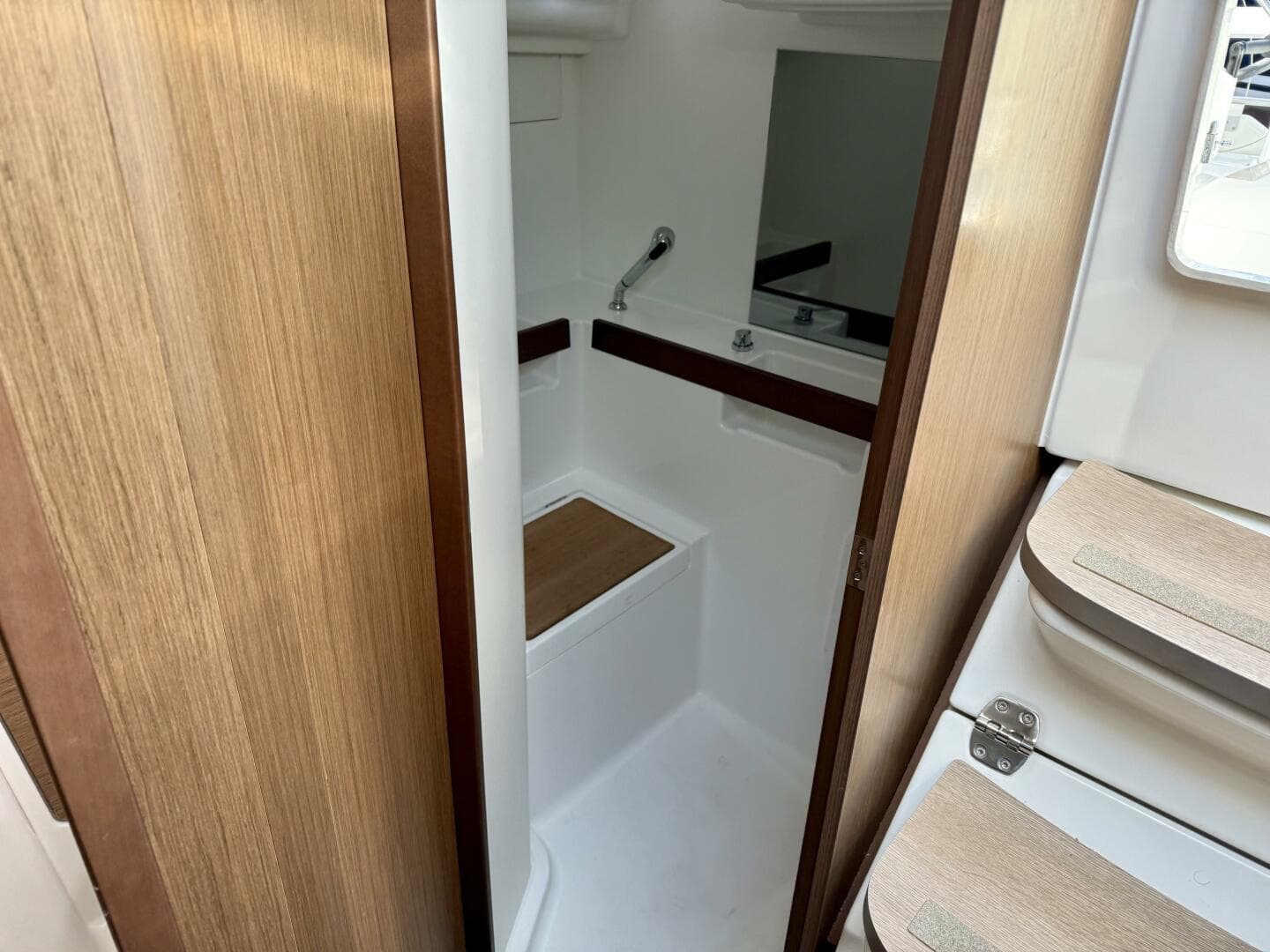 2021 Beneteau 35.1