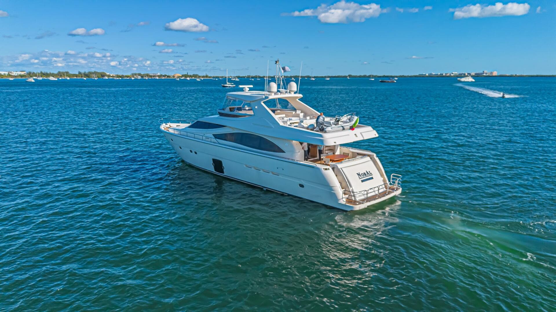 2011 Ferretti Yachts 830