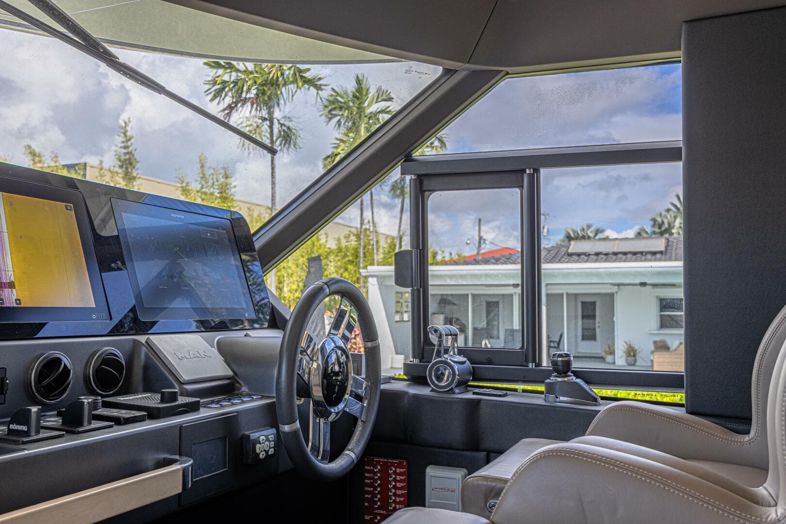 2022 Azimut Magellano 66