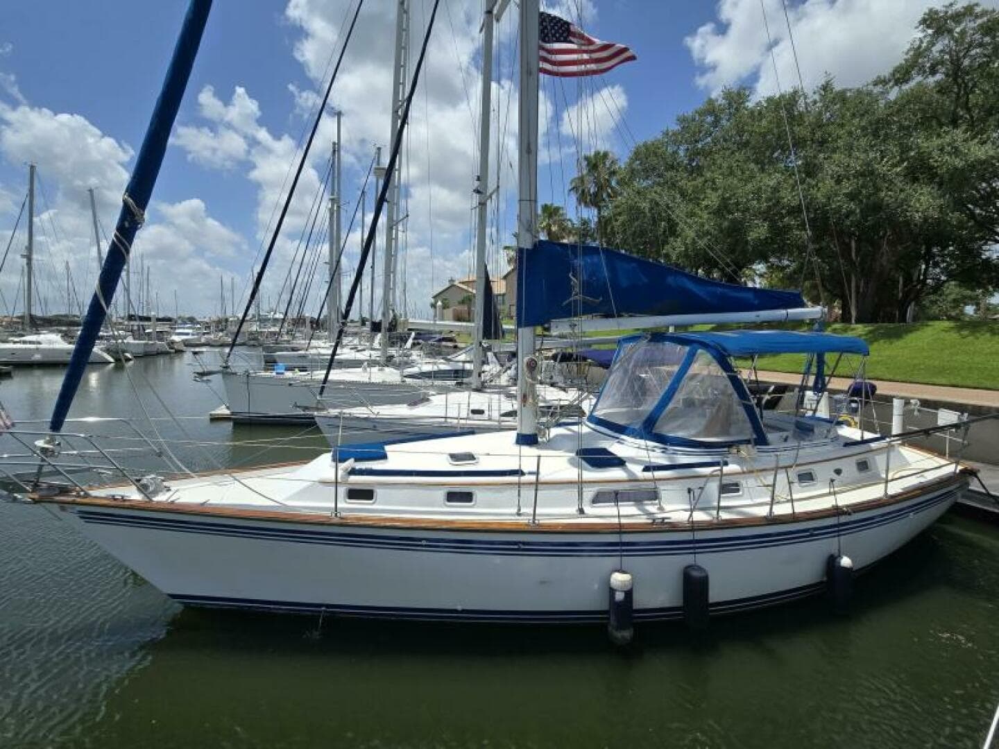 1985 Endeavour 38 CC