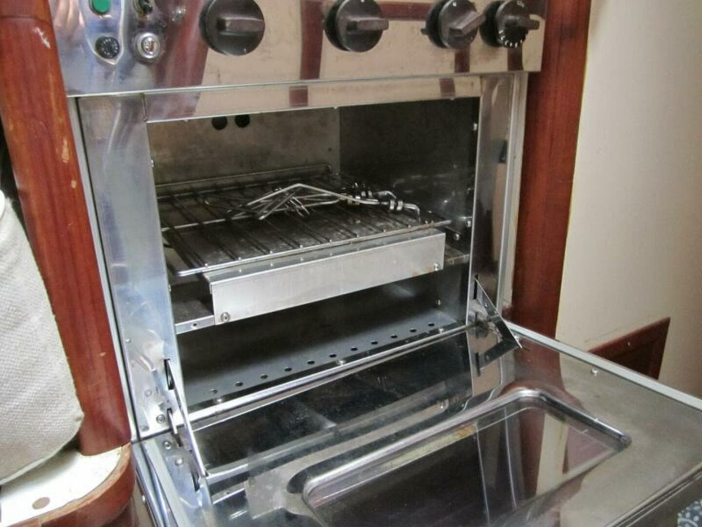 1985 Endeavour 38 CC