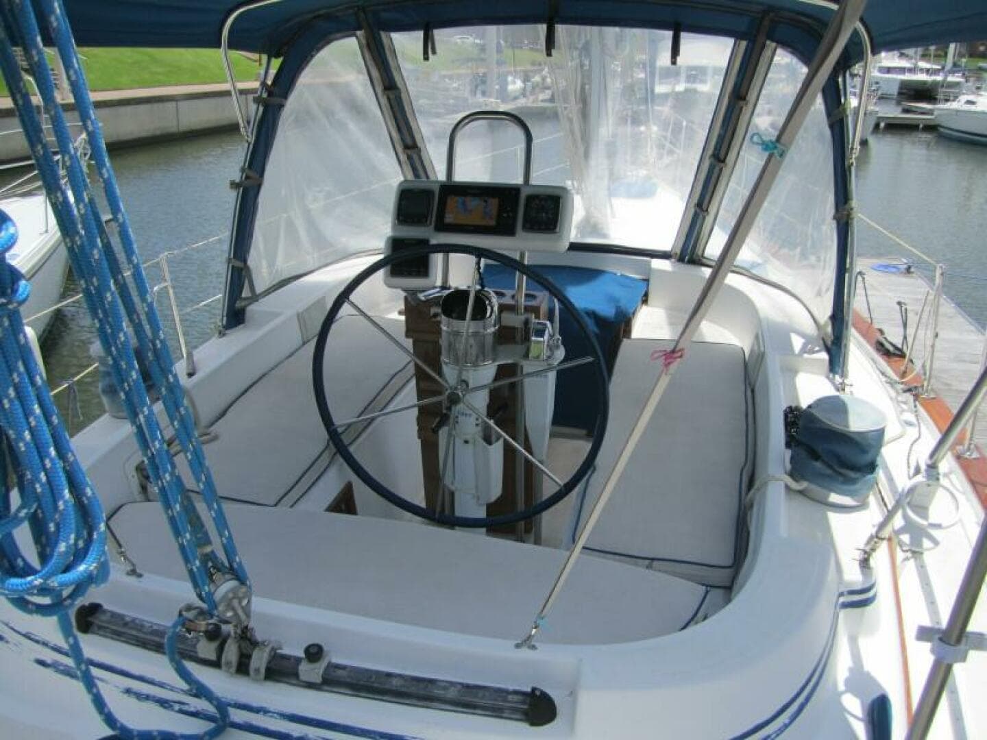 1985 Endeavour 38 CC