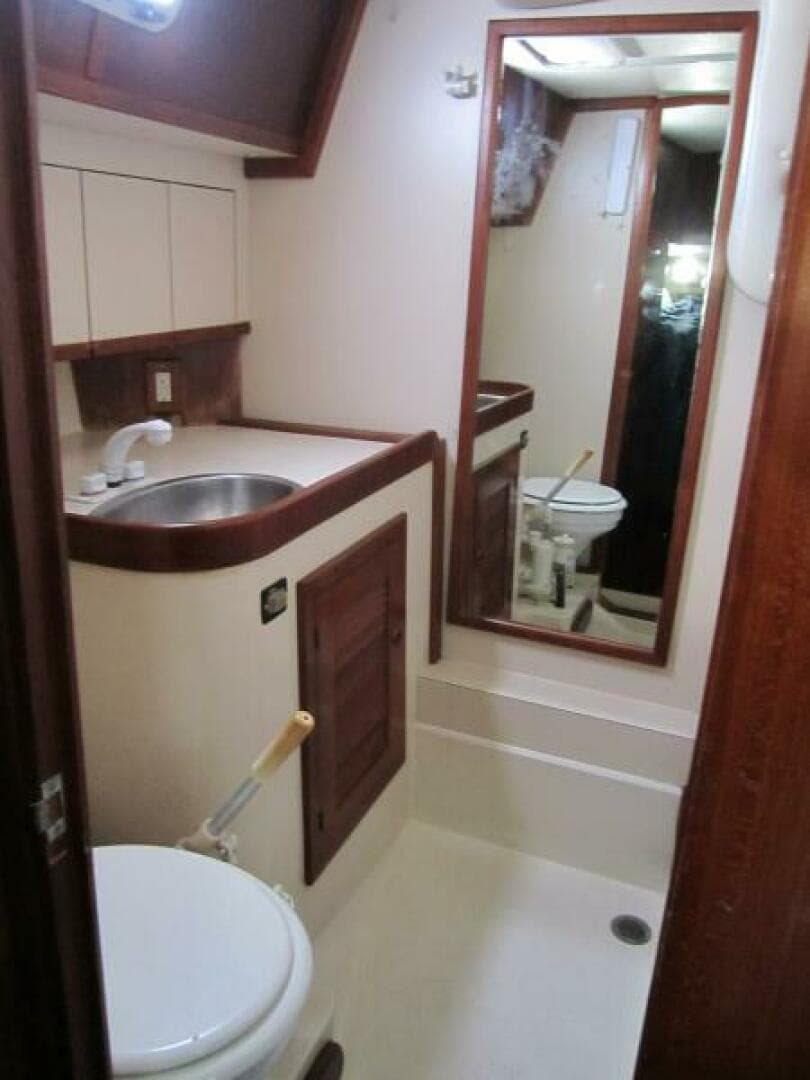 1985 Endeavour 38 CC