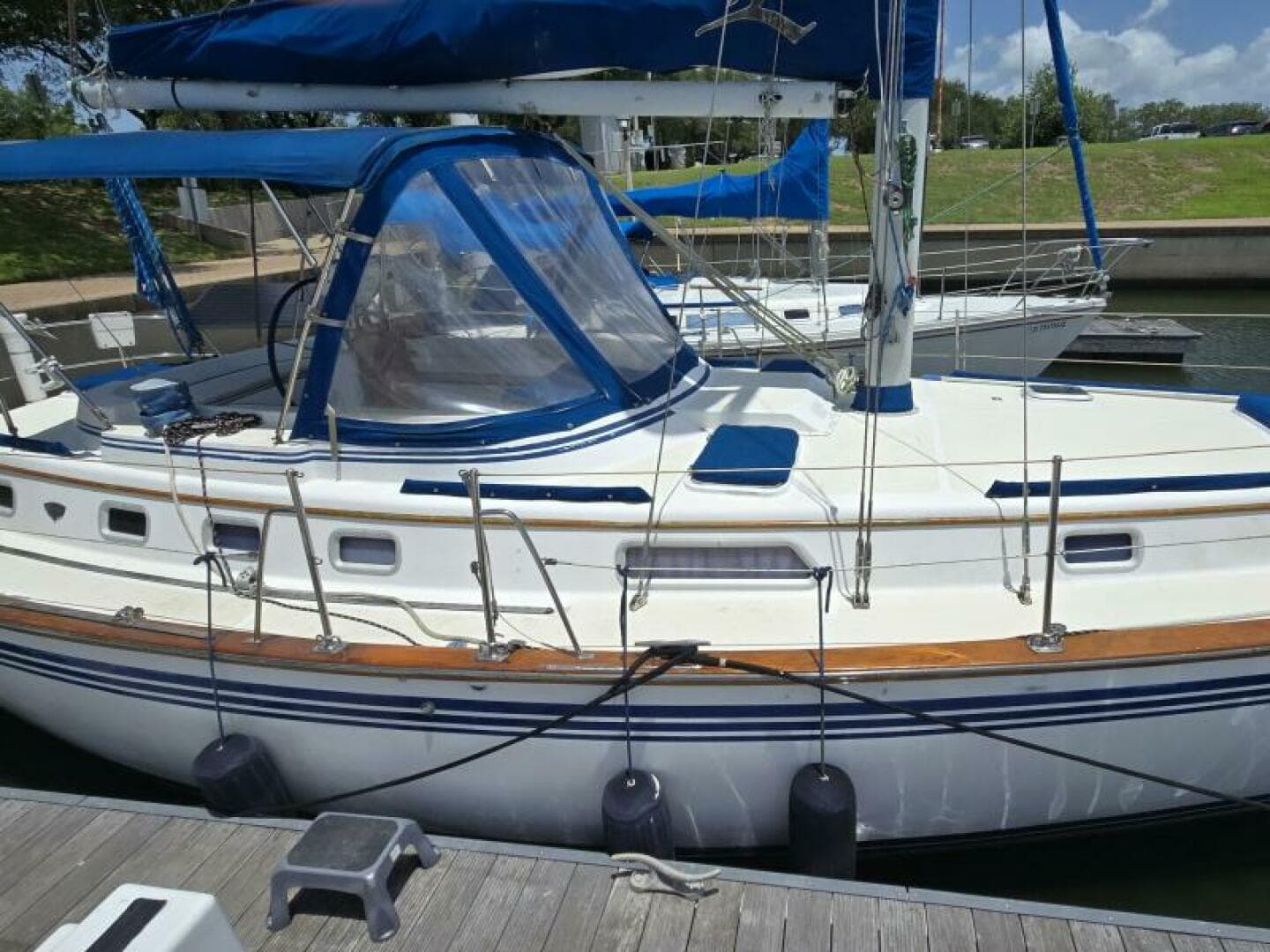 1985 Endeavour 38 CC