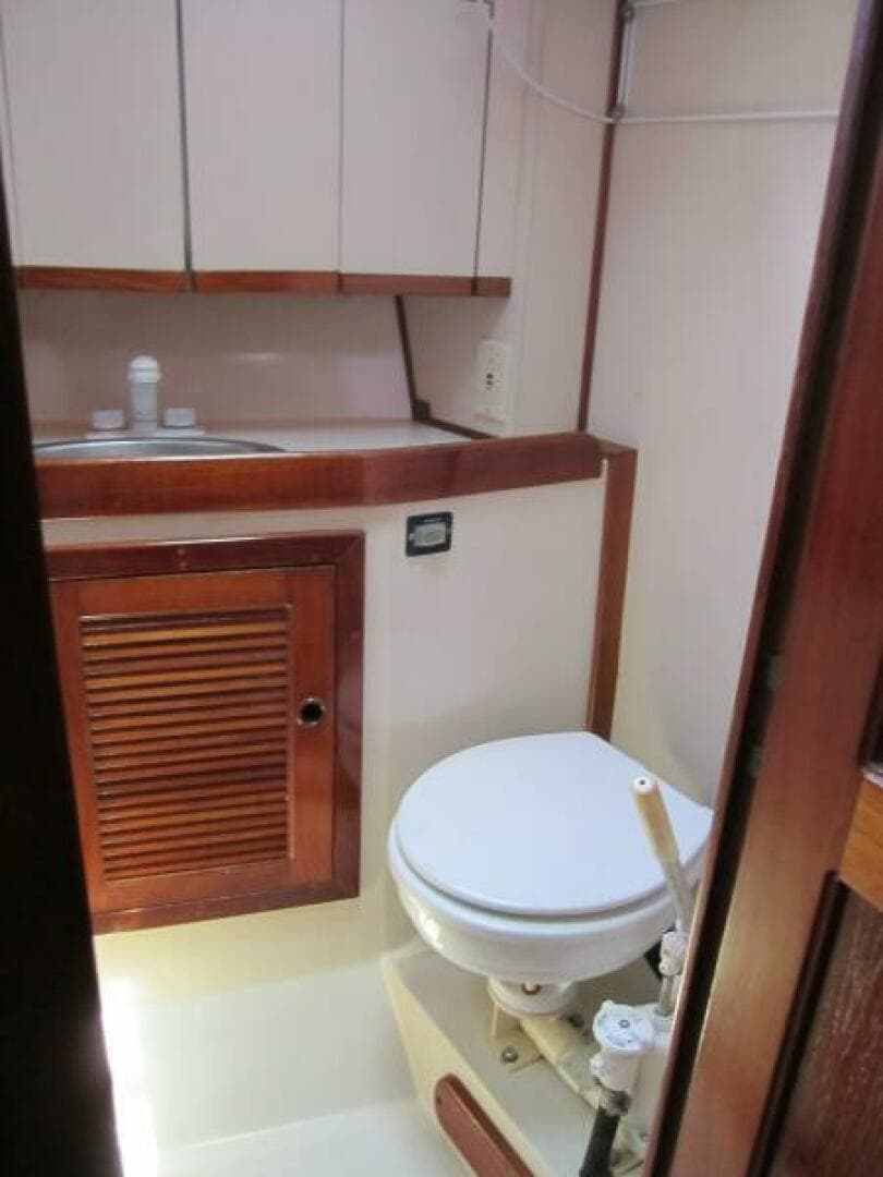 1985 Endeavour 38 CC