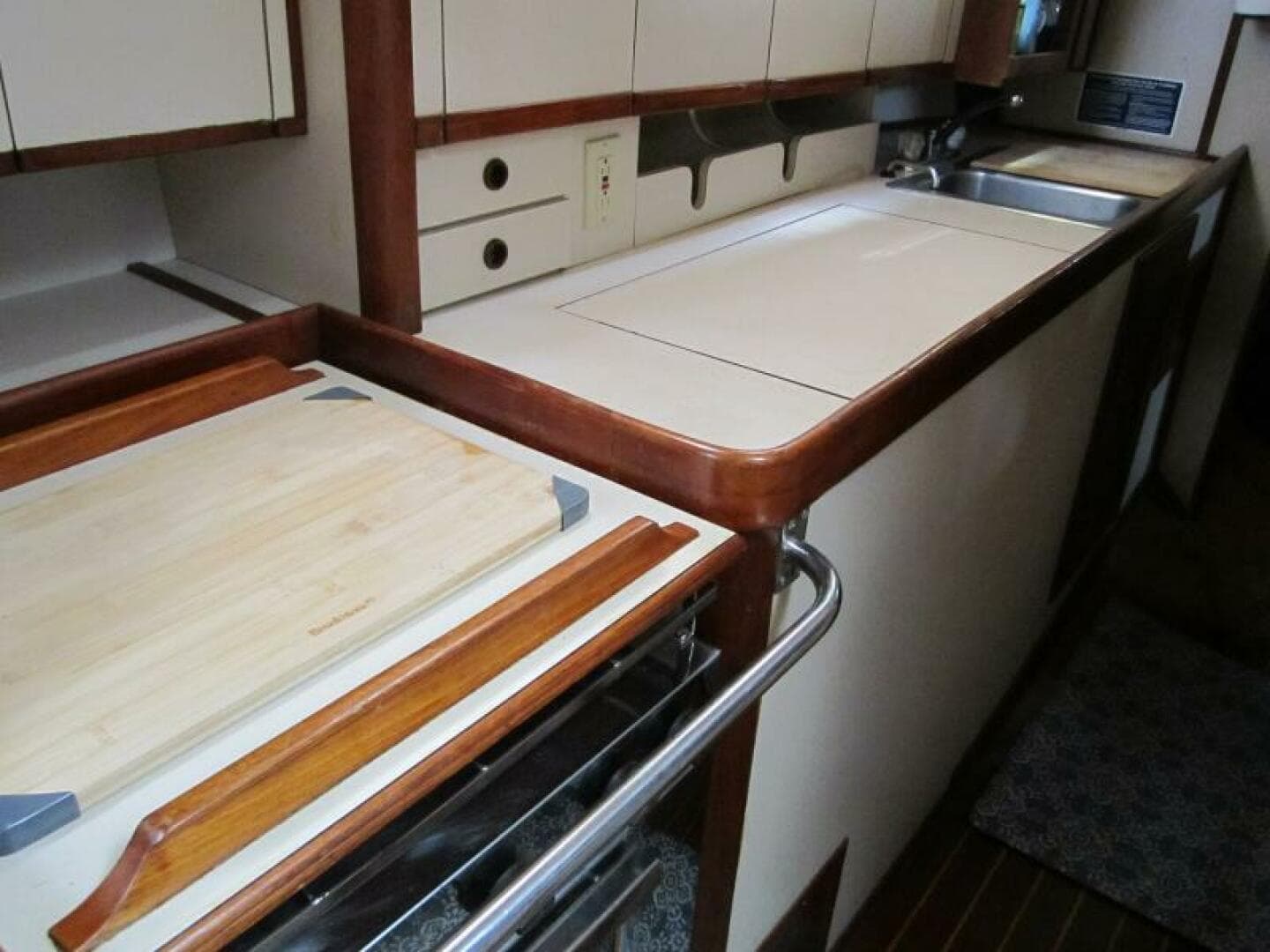 1985 Endeavour 38 CC