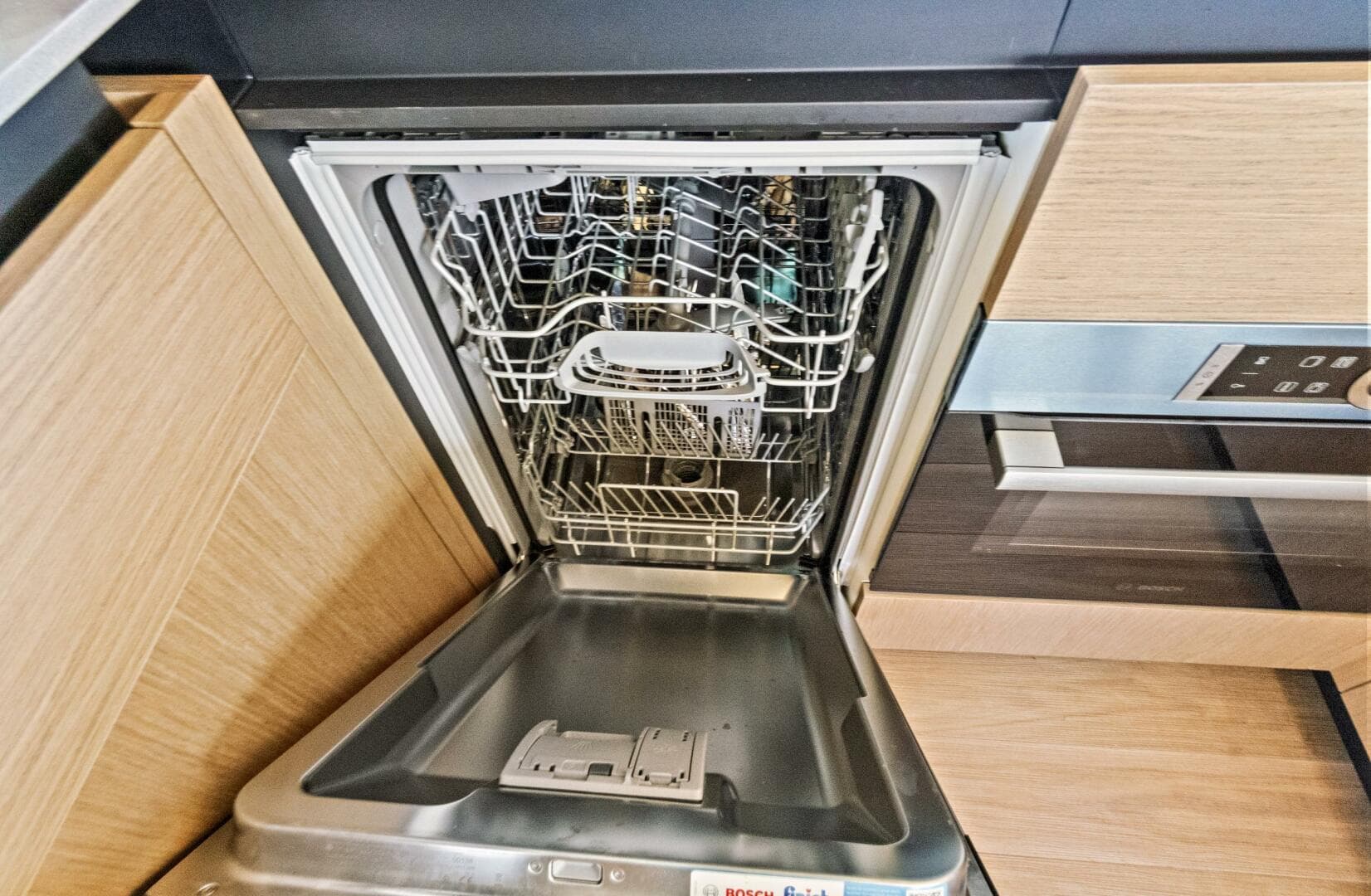 2025 Absolute 52 Fly