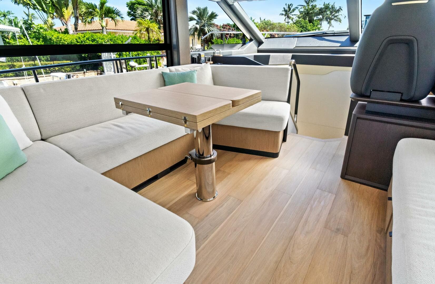 2025 Absolute 52 Fly