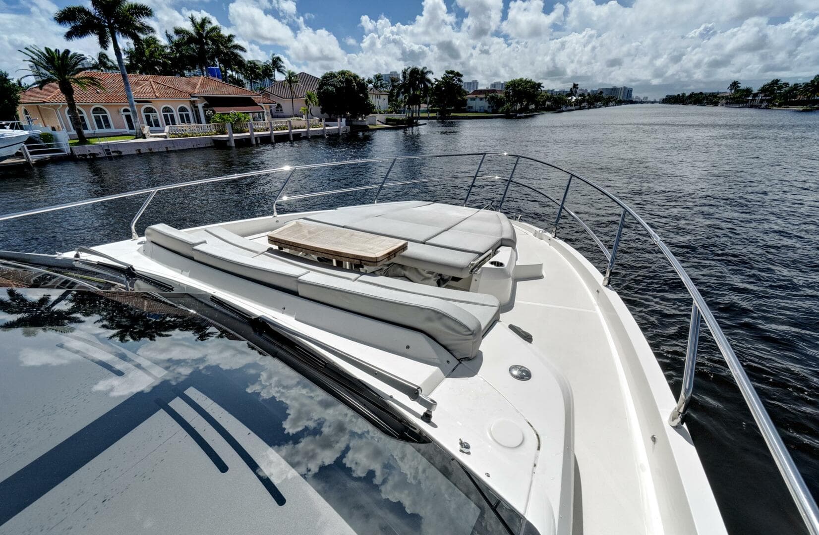 2025 Absolute 52 Fly