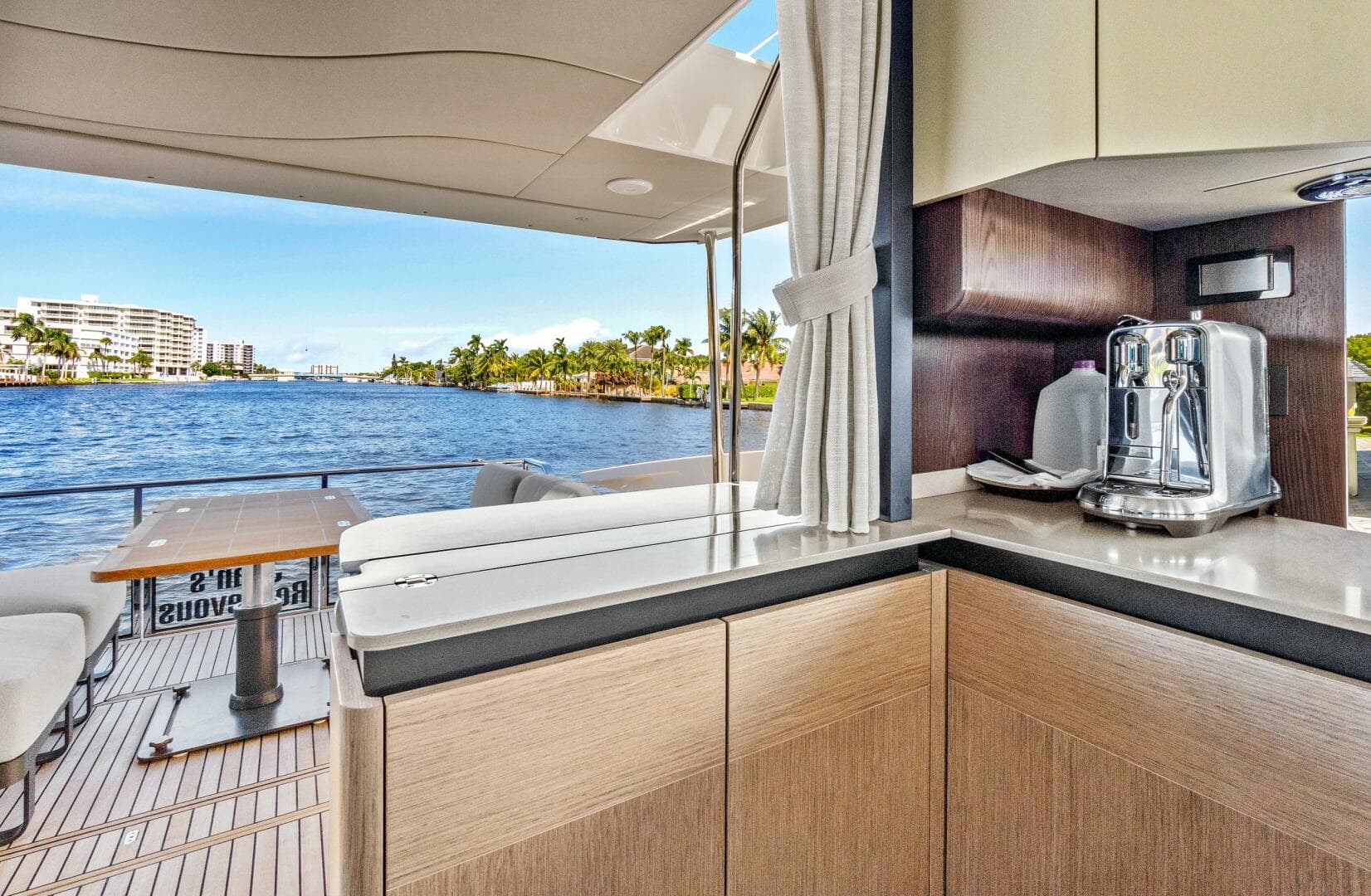 2025 Absolute 52 Fly