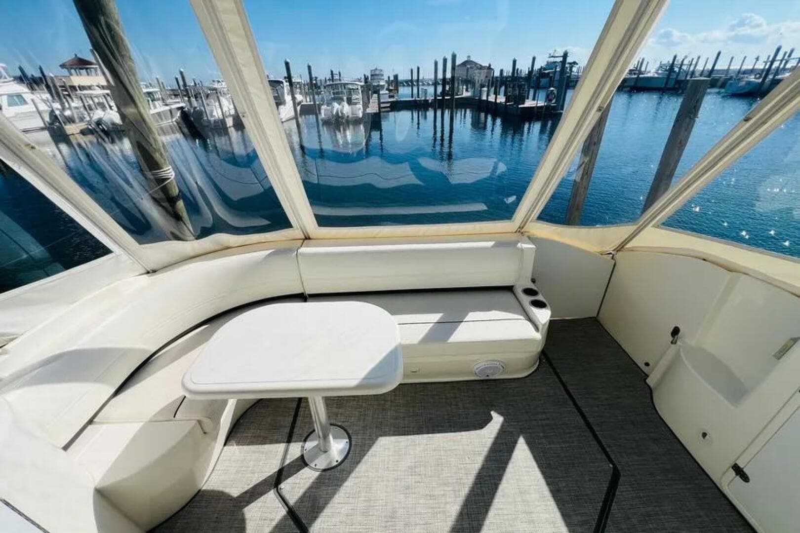 2006 Cruisers Yachts 420 Express