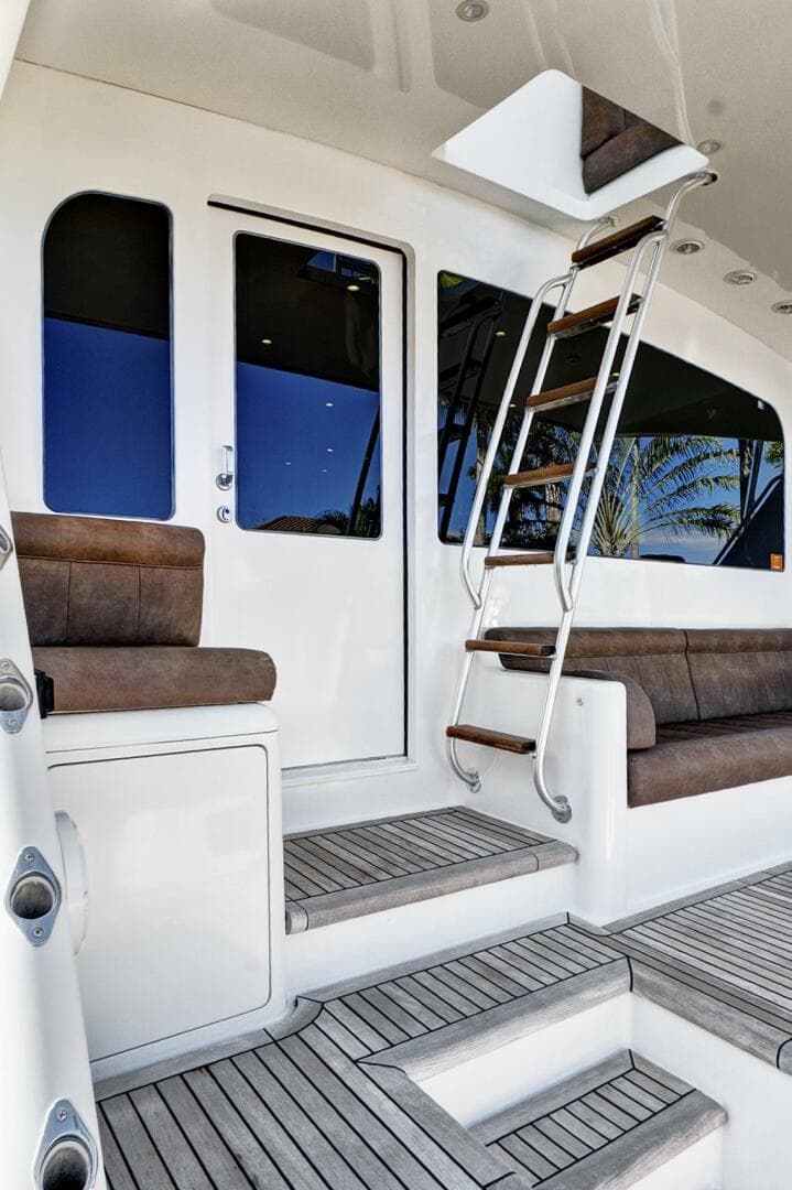 2008 Viking 74 Enclosed Bridge