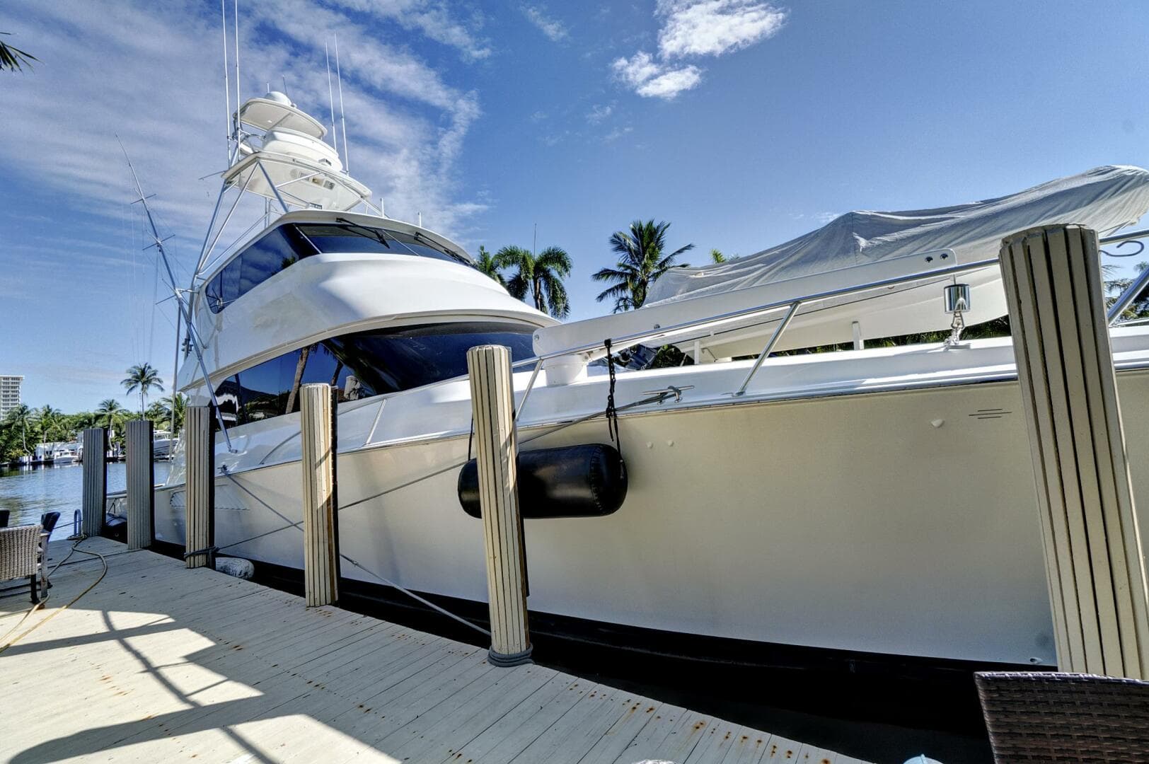 2008 Viking 74 Enclosed Bridge