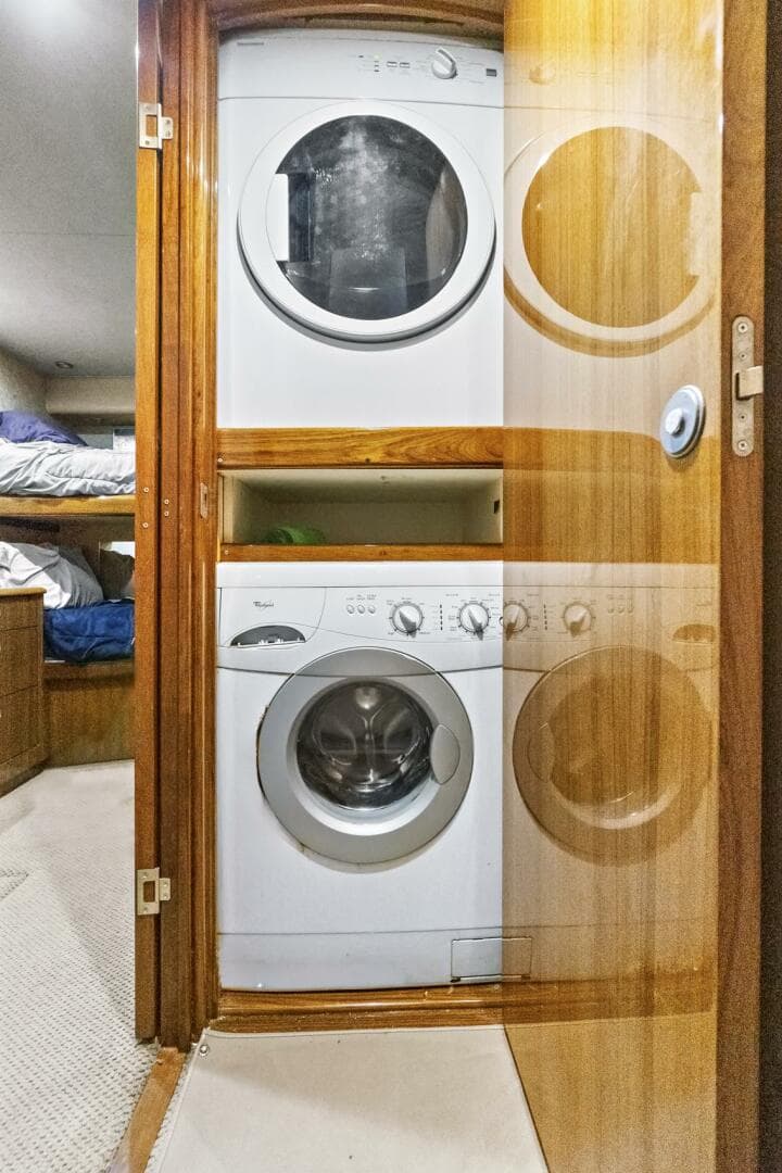 2008 Viking 74 Enclosed Bridge