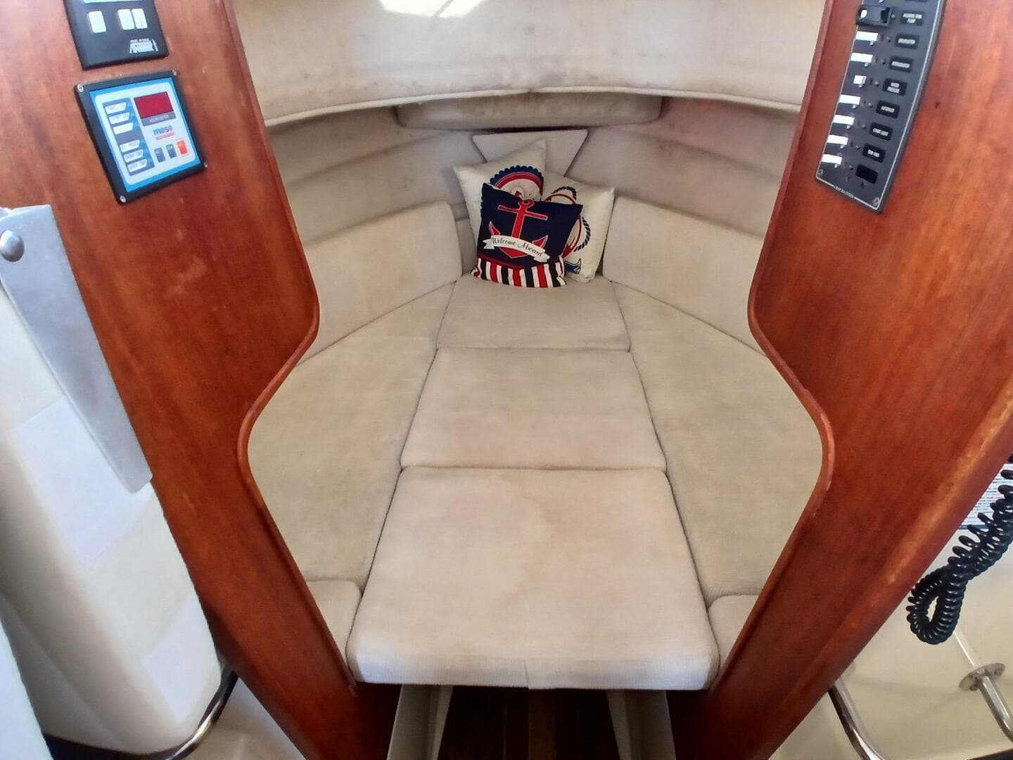 2009 Ranger Tugs R-25