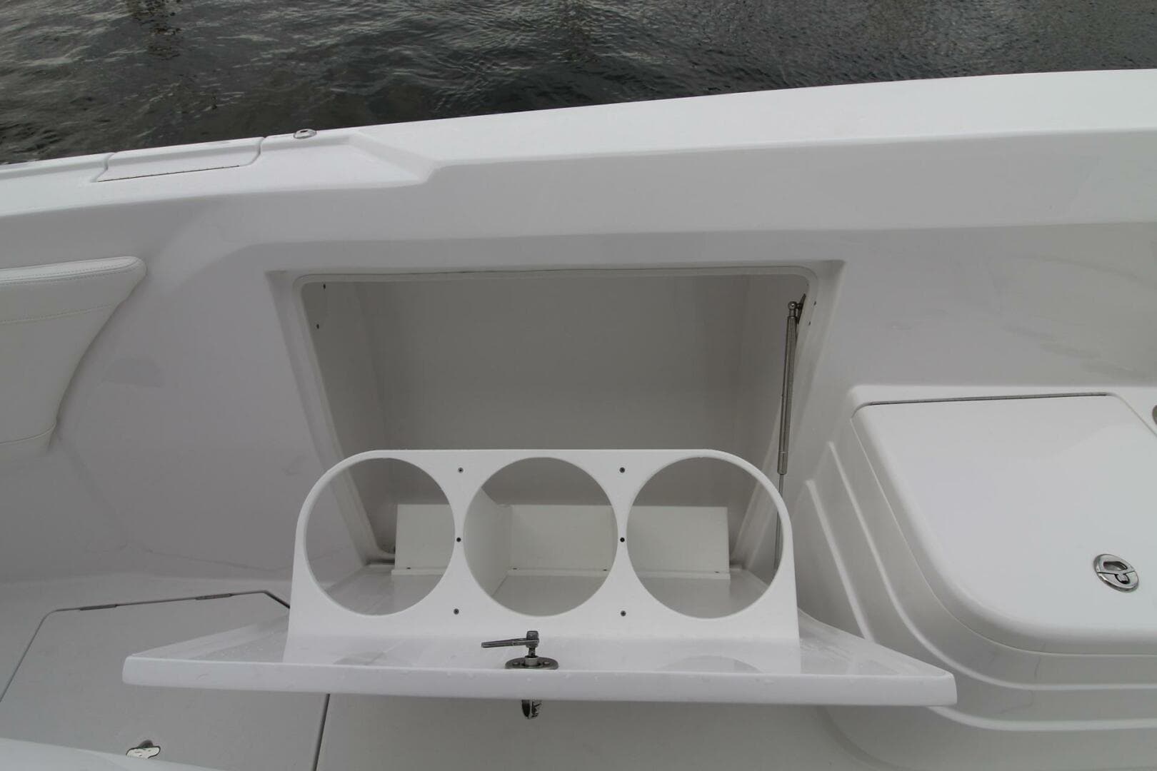 2024 Intrepid Nomad SE