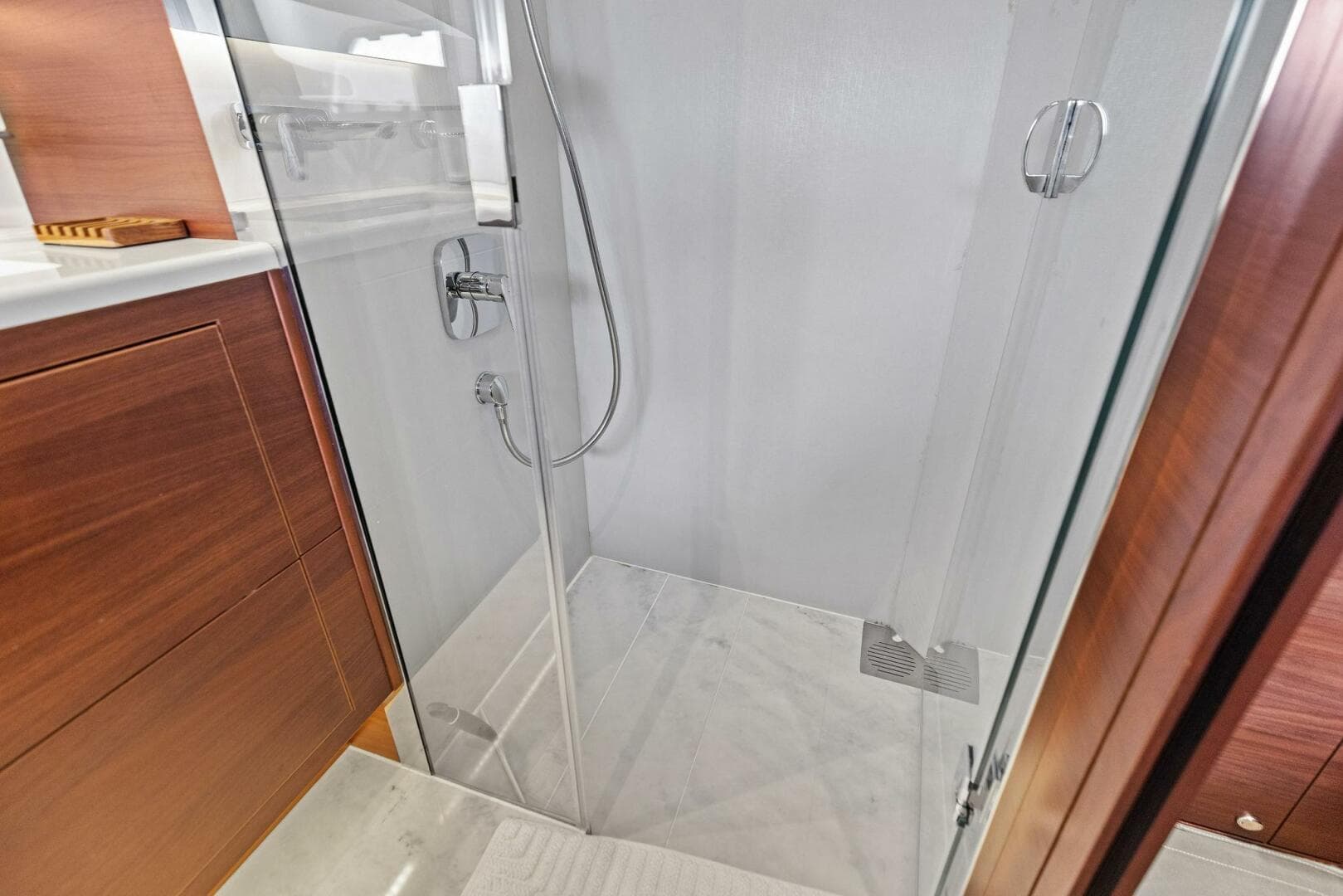 2018 Princess Y75 Motor Yacht