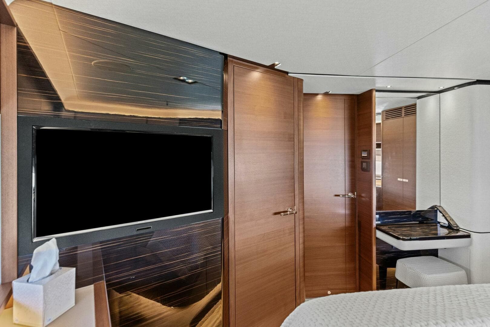2018 Princess Y75 Motor Yacht