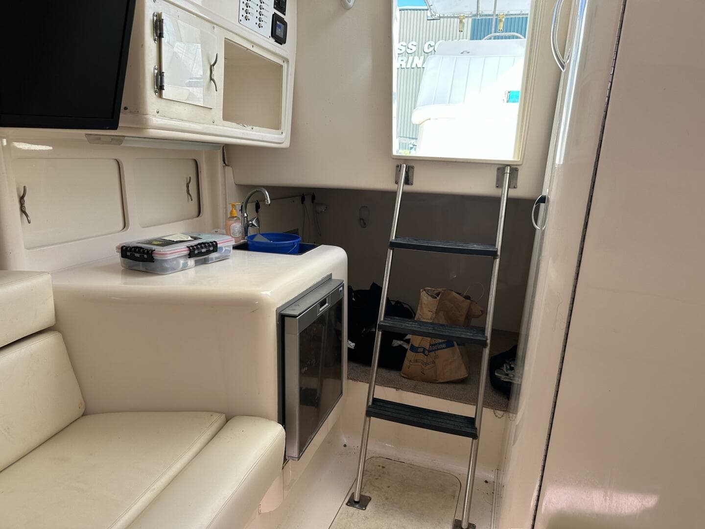 1994 Intrepid 376 Walkaround