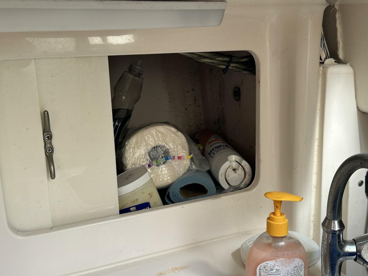 1994 Intrepid 376 Walkaround