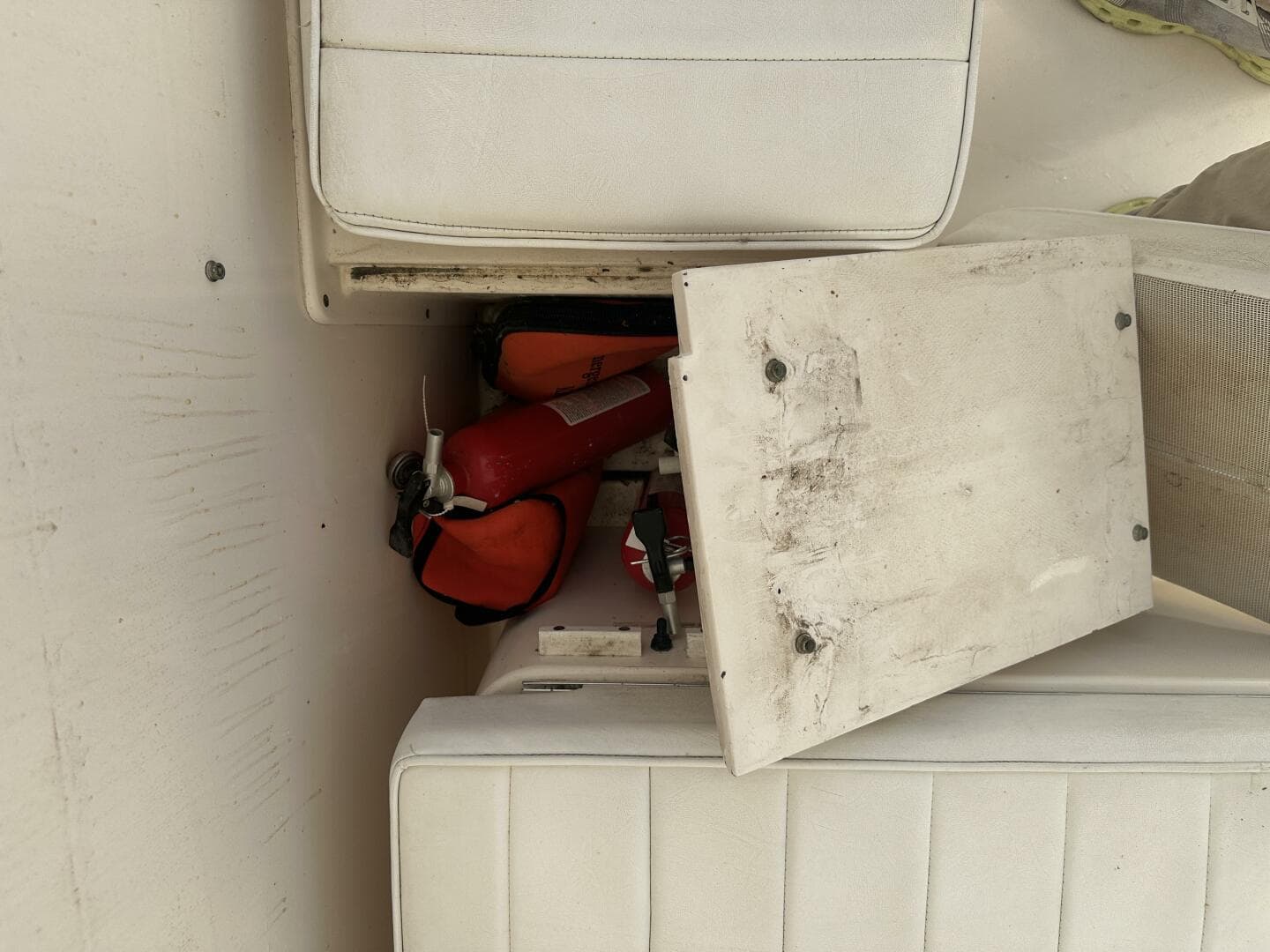 1994 Intrepid 376 Walkaround