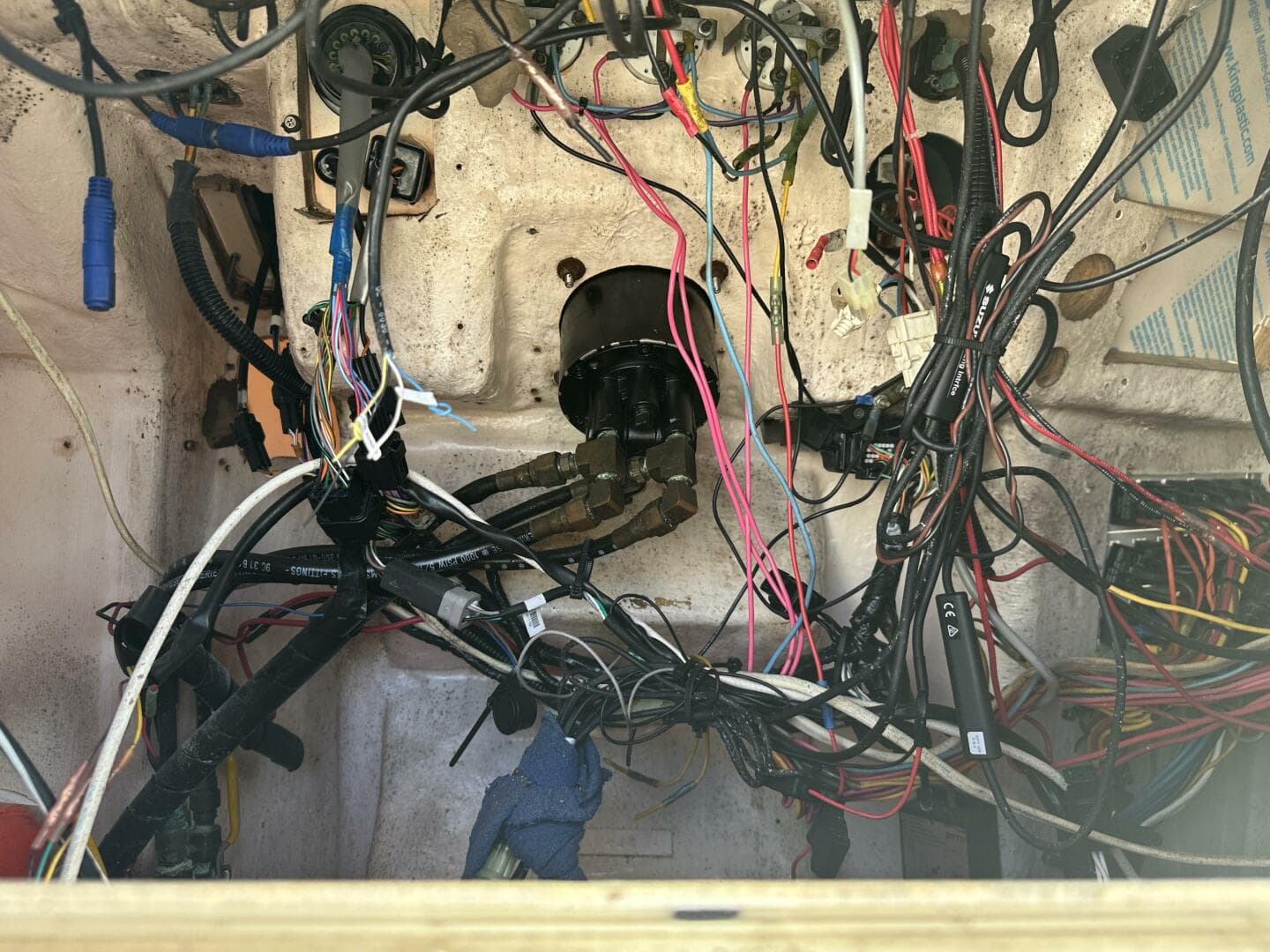 1994 Intrepid 376 Walkaround