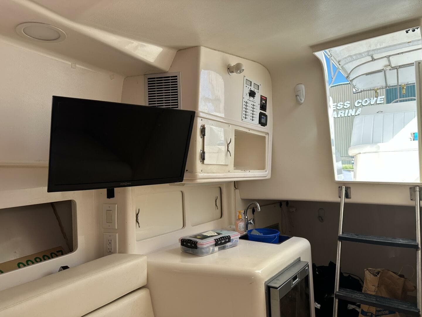 1994 Intrepid 376 Walkaround